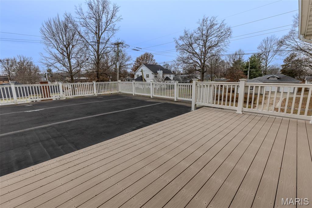 905 E 1st North Street