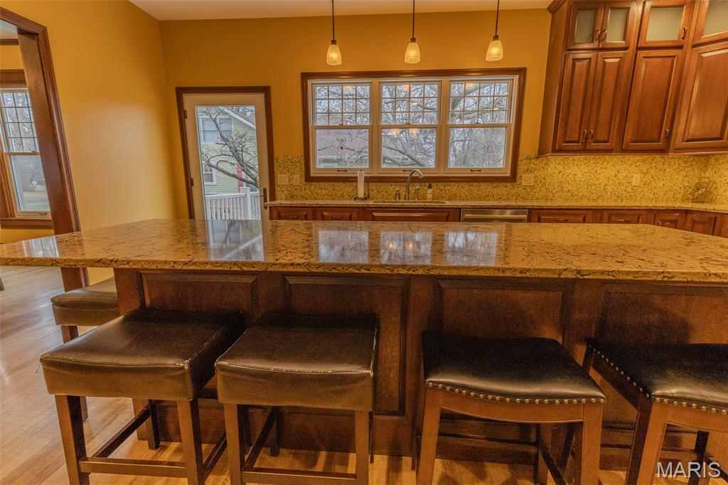 905 E 1st North Street