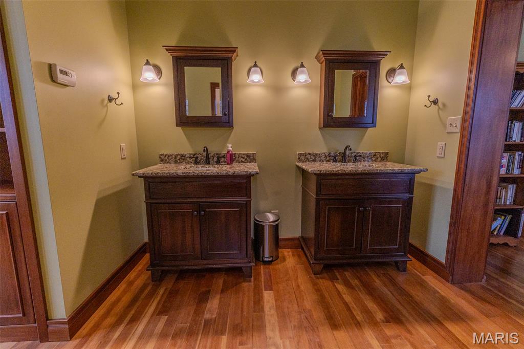 905 E 1st North Street