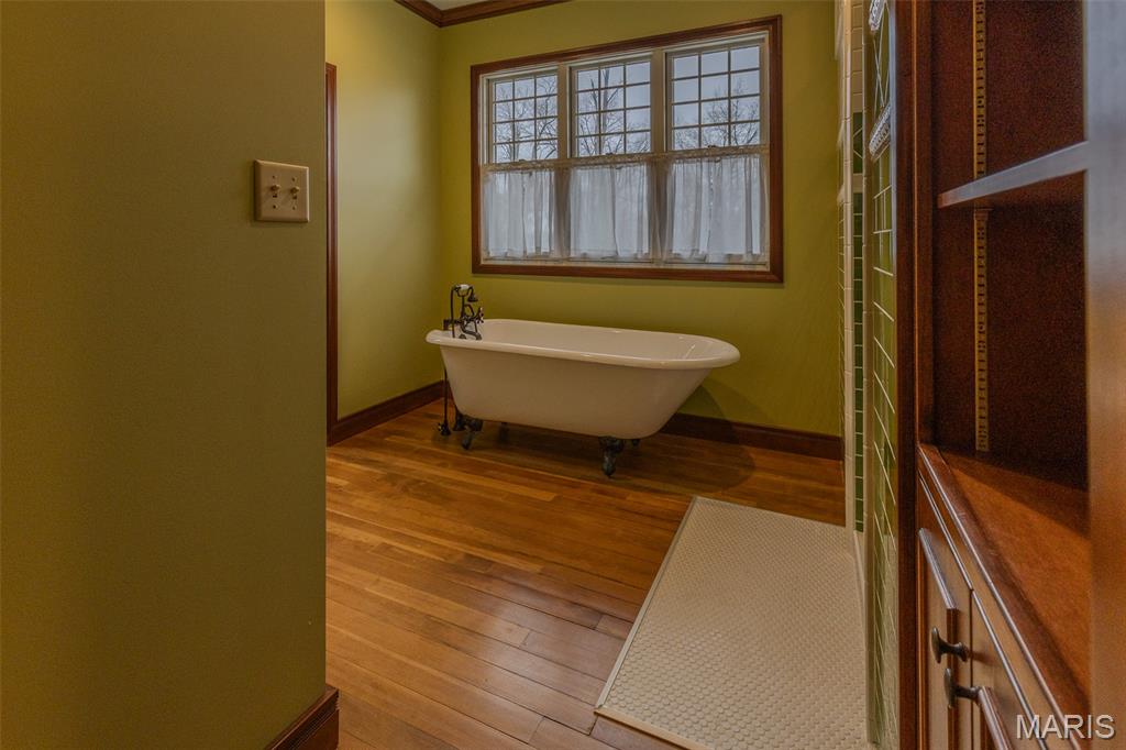 905 E 1st North Street