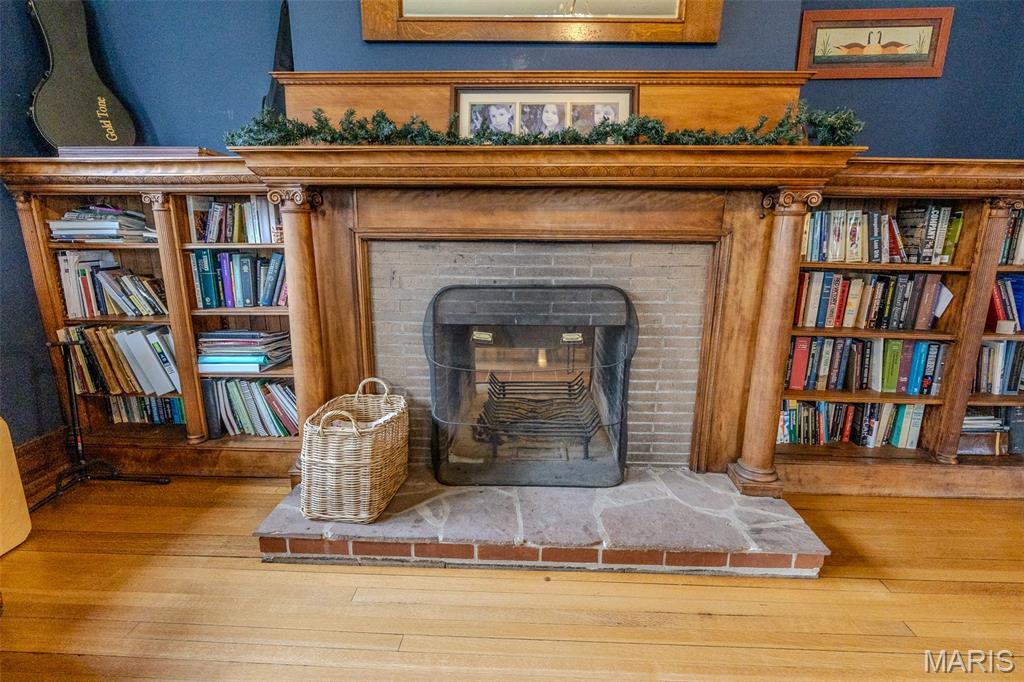 905 E 1st North Street