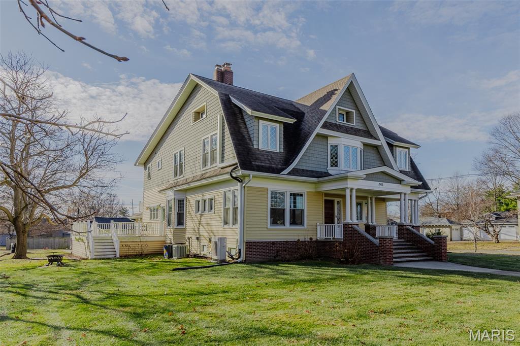 905 E 1st North Street