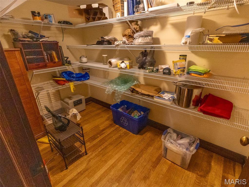 905 E 1st North Street