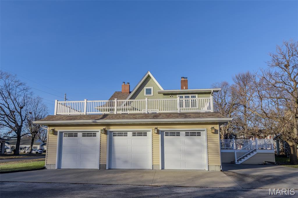 905 E 1st North Street