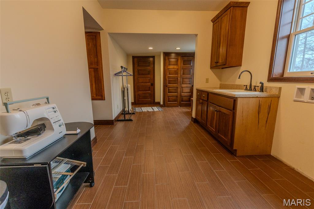 905 E 1st North Street