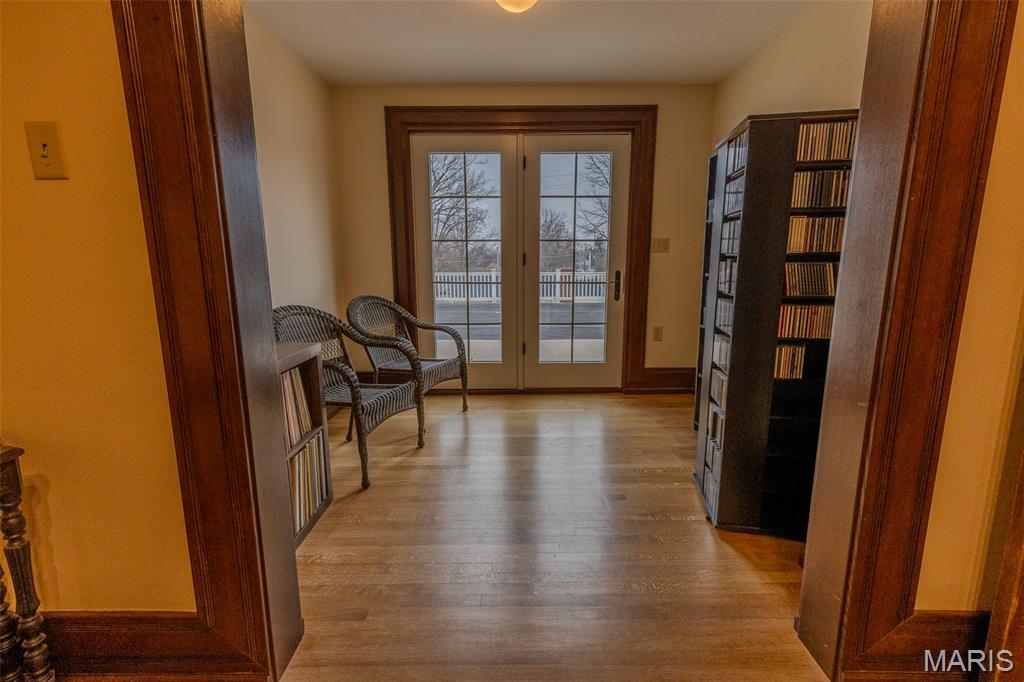 905 E 1st North Street