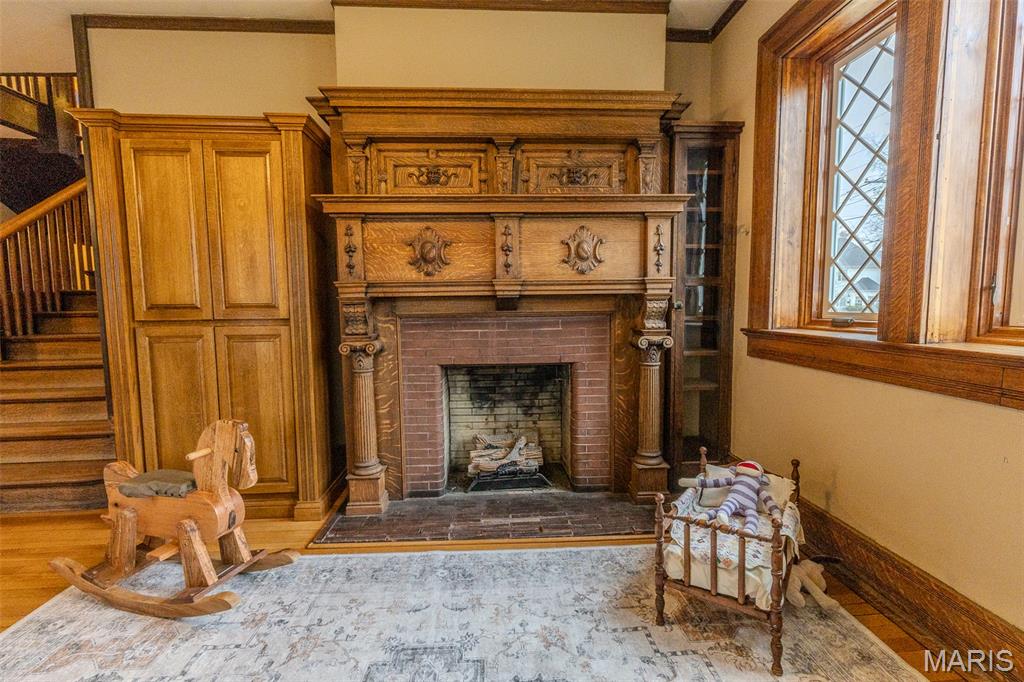 905 E 1st North Street