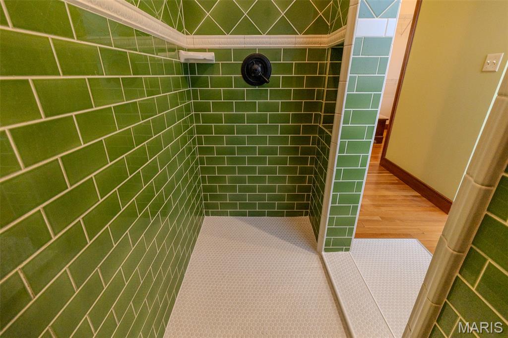 905 E 1st North Street