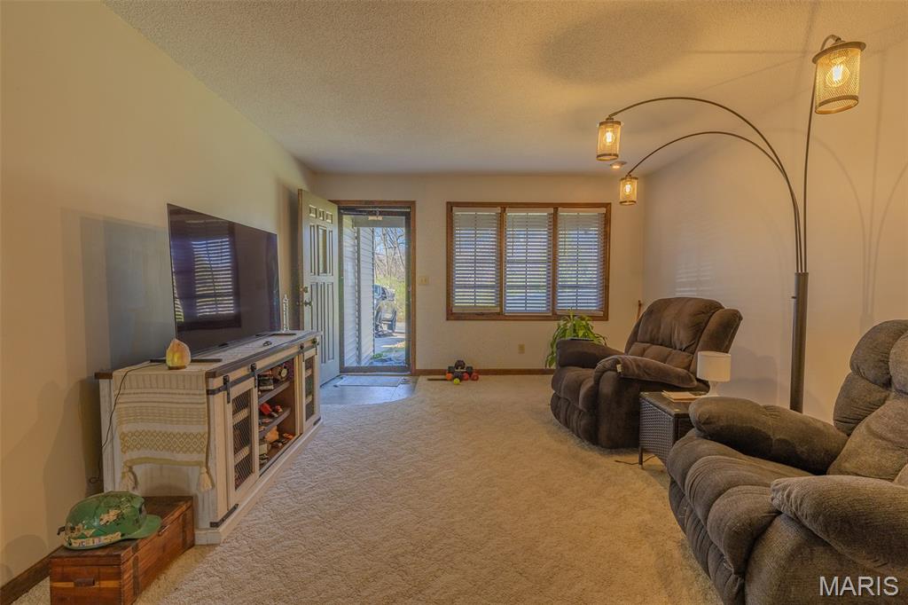 7 Hickory Lane