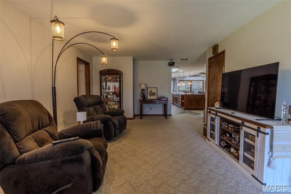 7 Hickory Lane