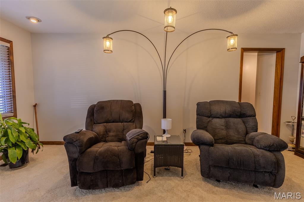 7 Hickory Lane