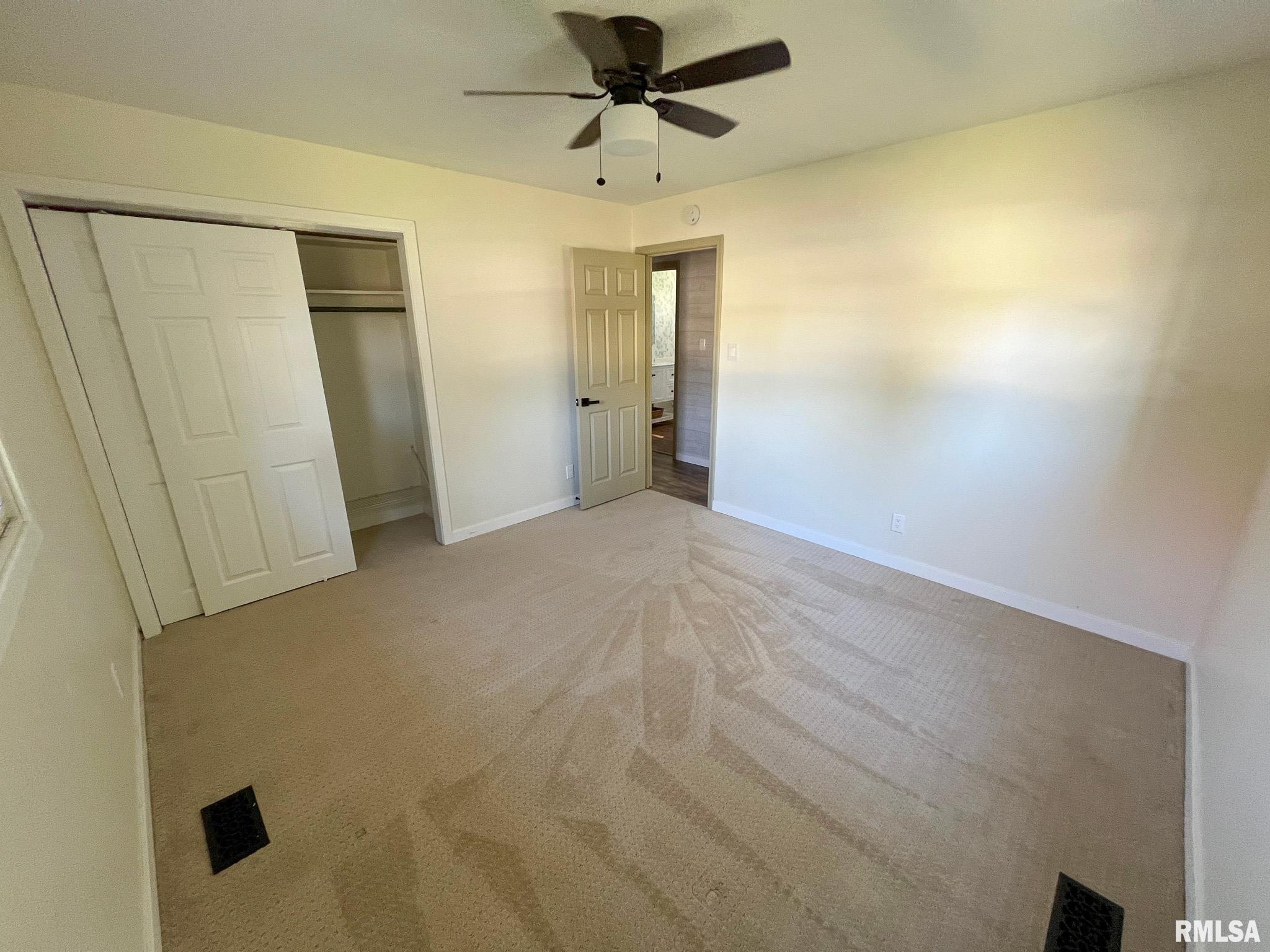 613 E NICHOLAS Street