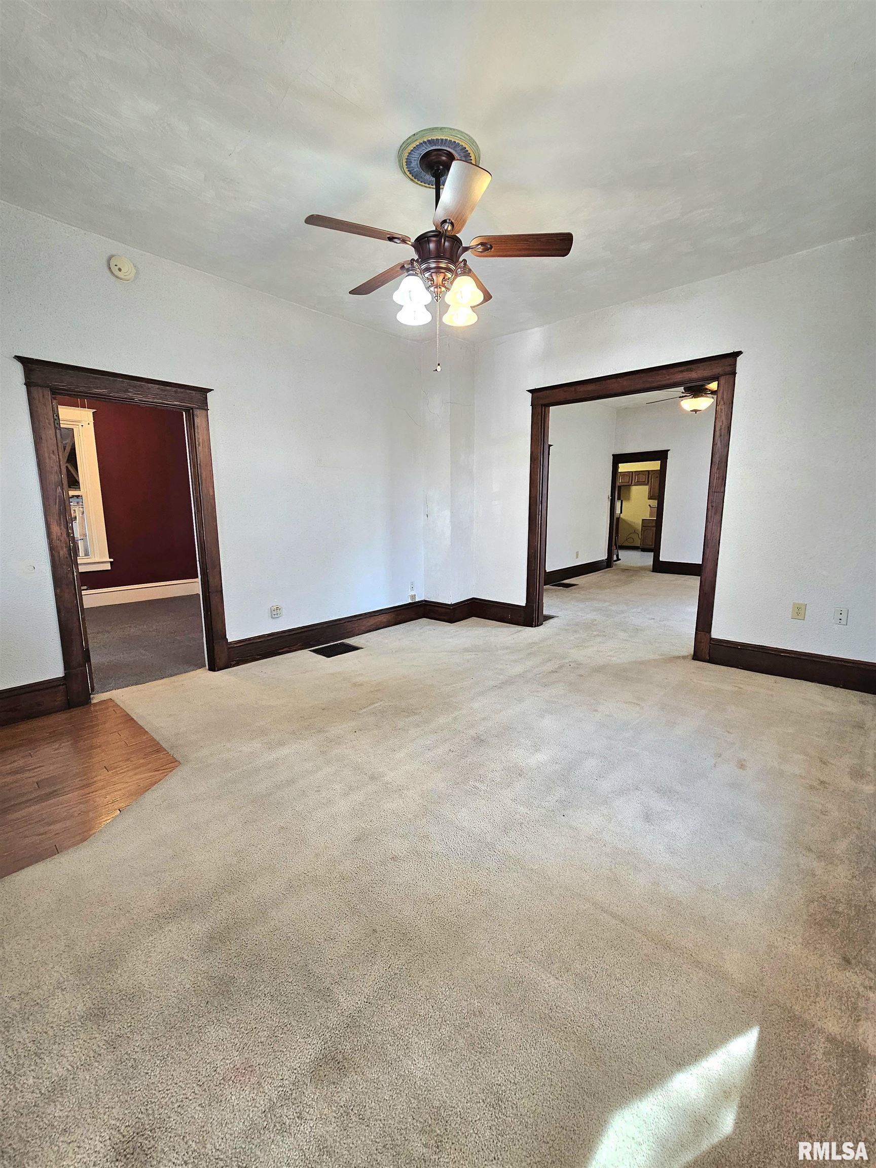 616 N SHERMAN Street