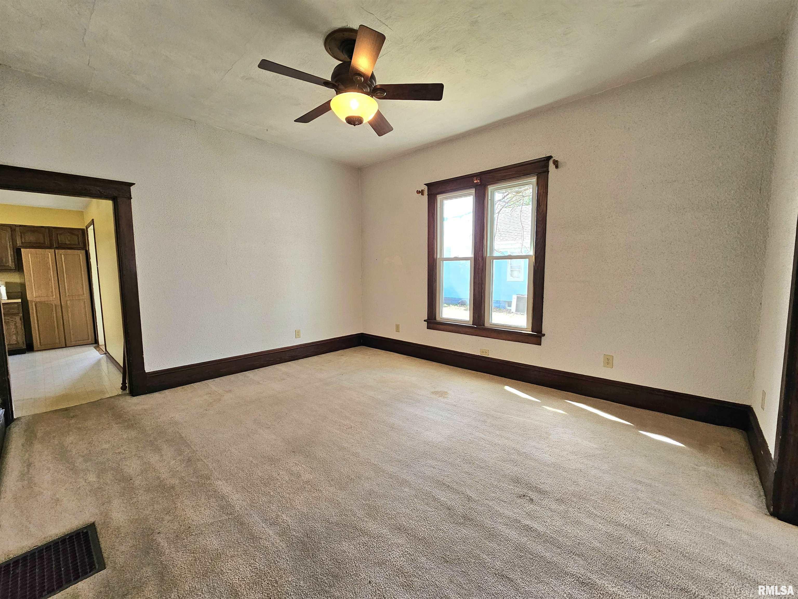 616 N SHERMAN Street