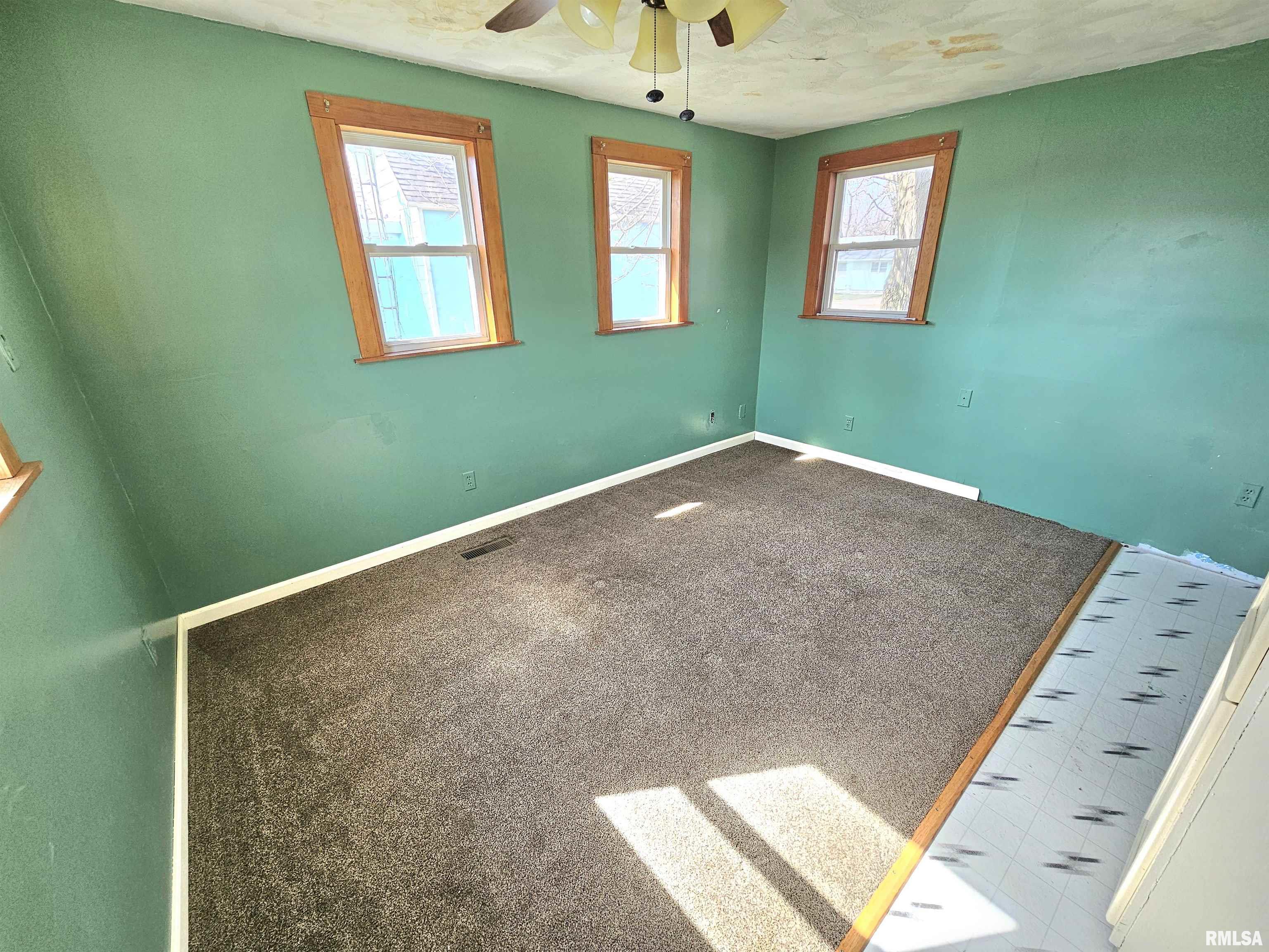 616 N SHERMAN Street