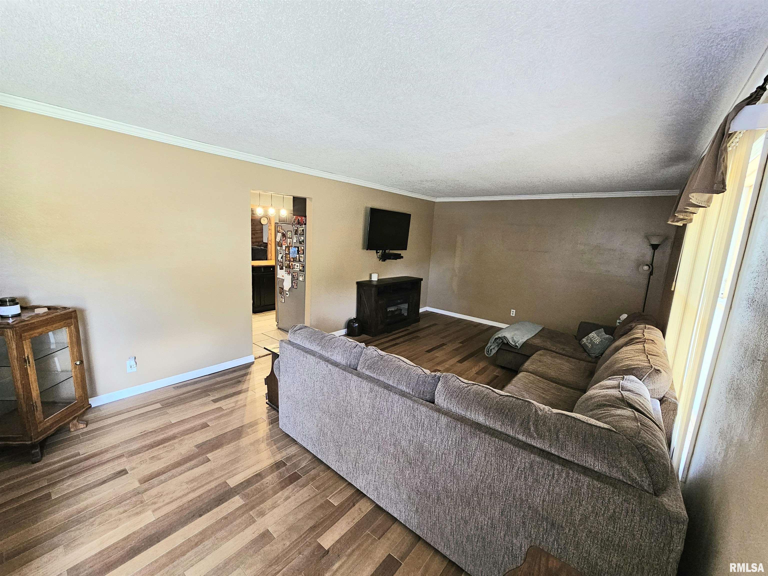 701 N ALLEN Drive