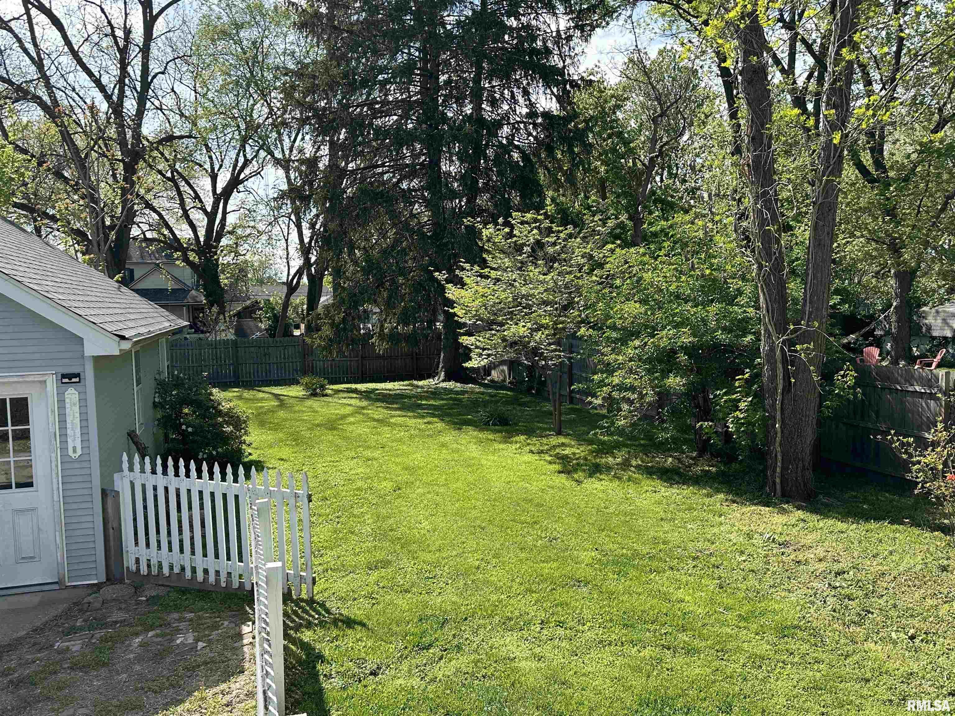 326 N HIGH Street
