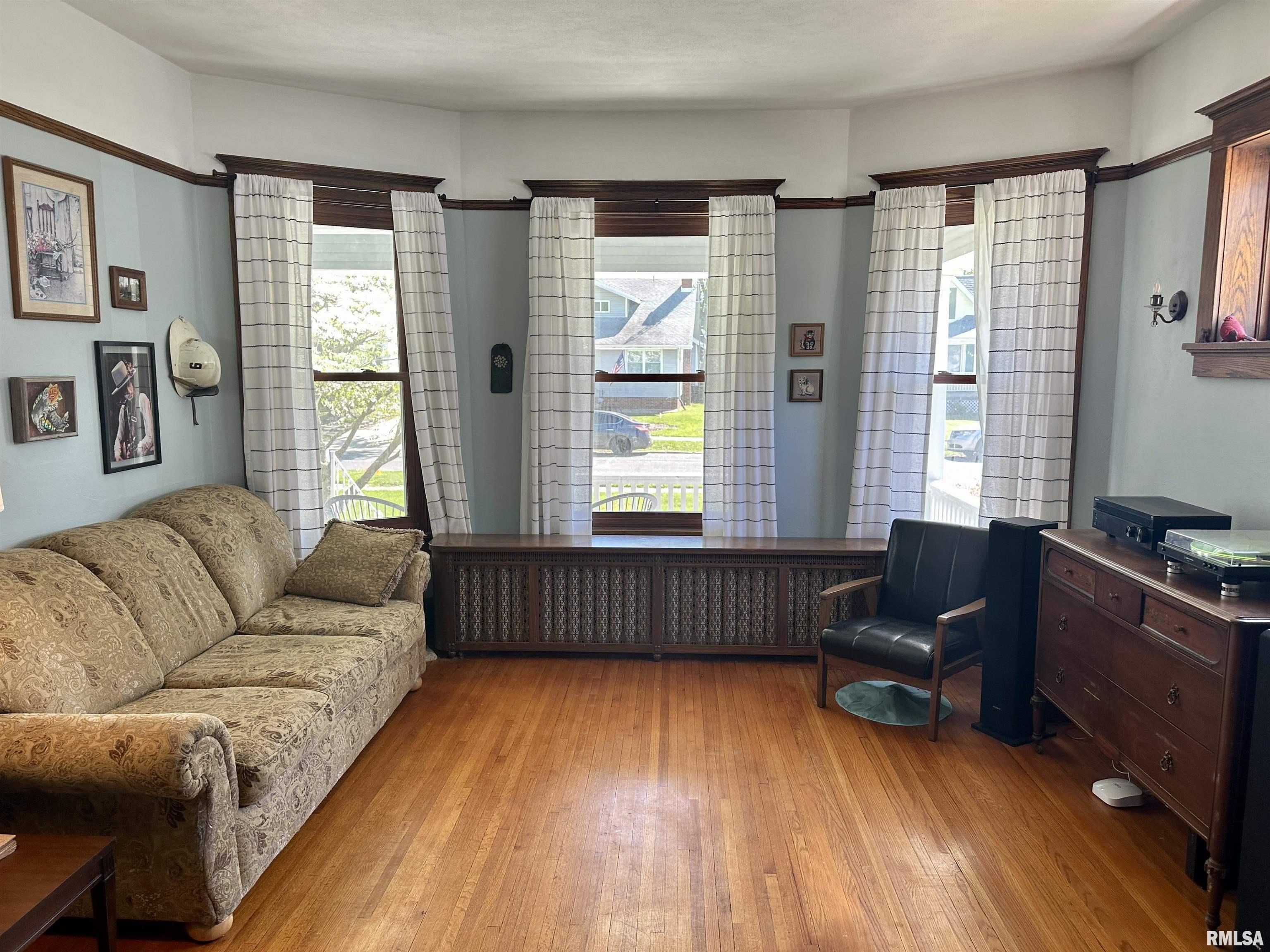 326 N HIGH Street