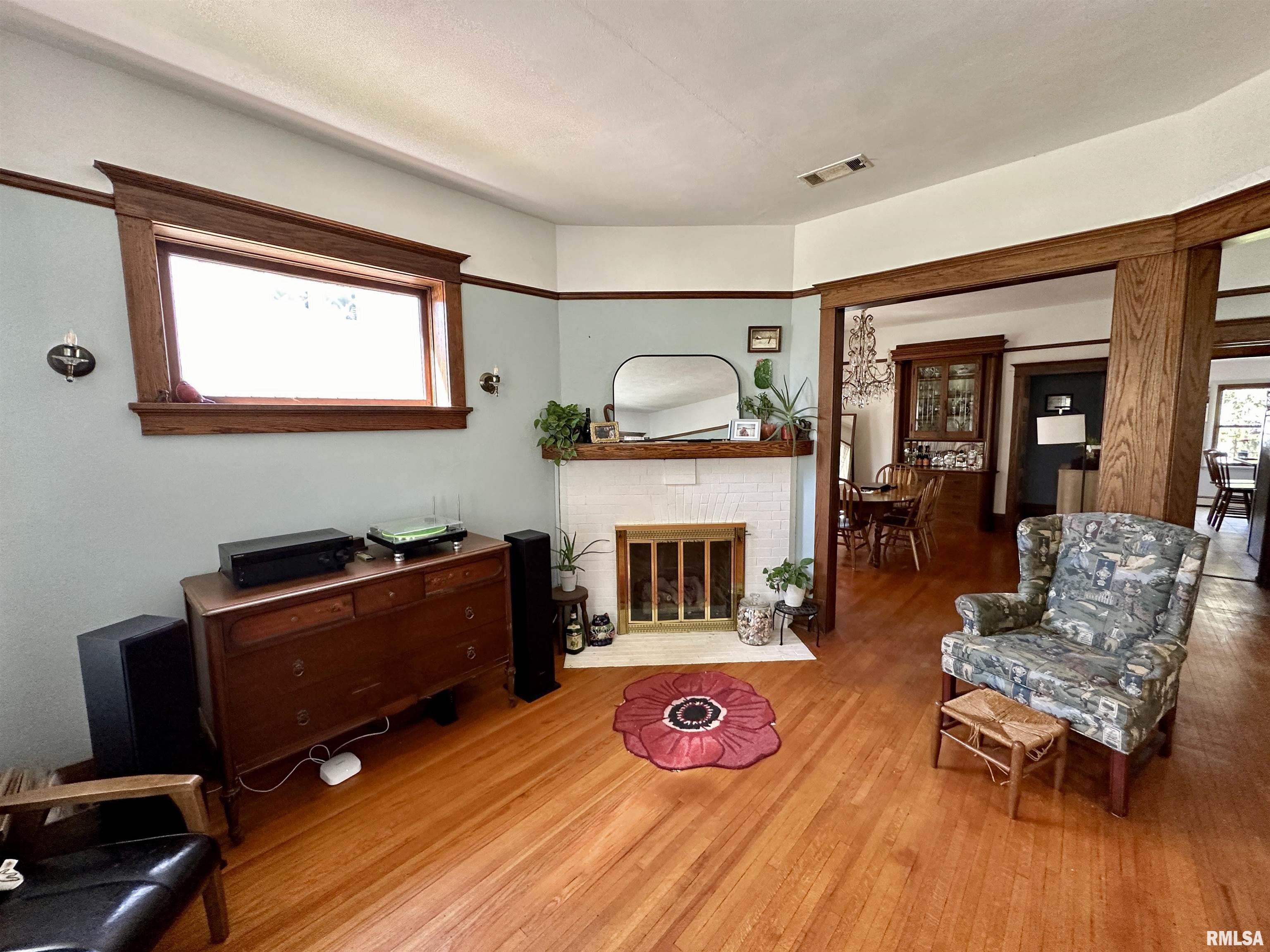 326 N HIGH Street