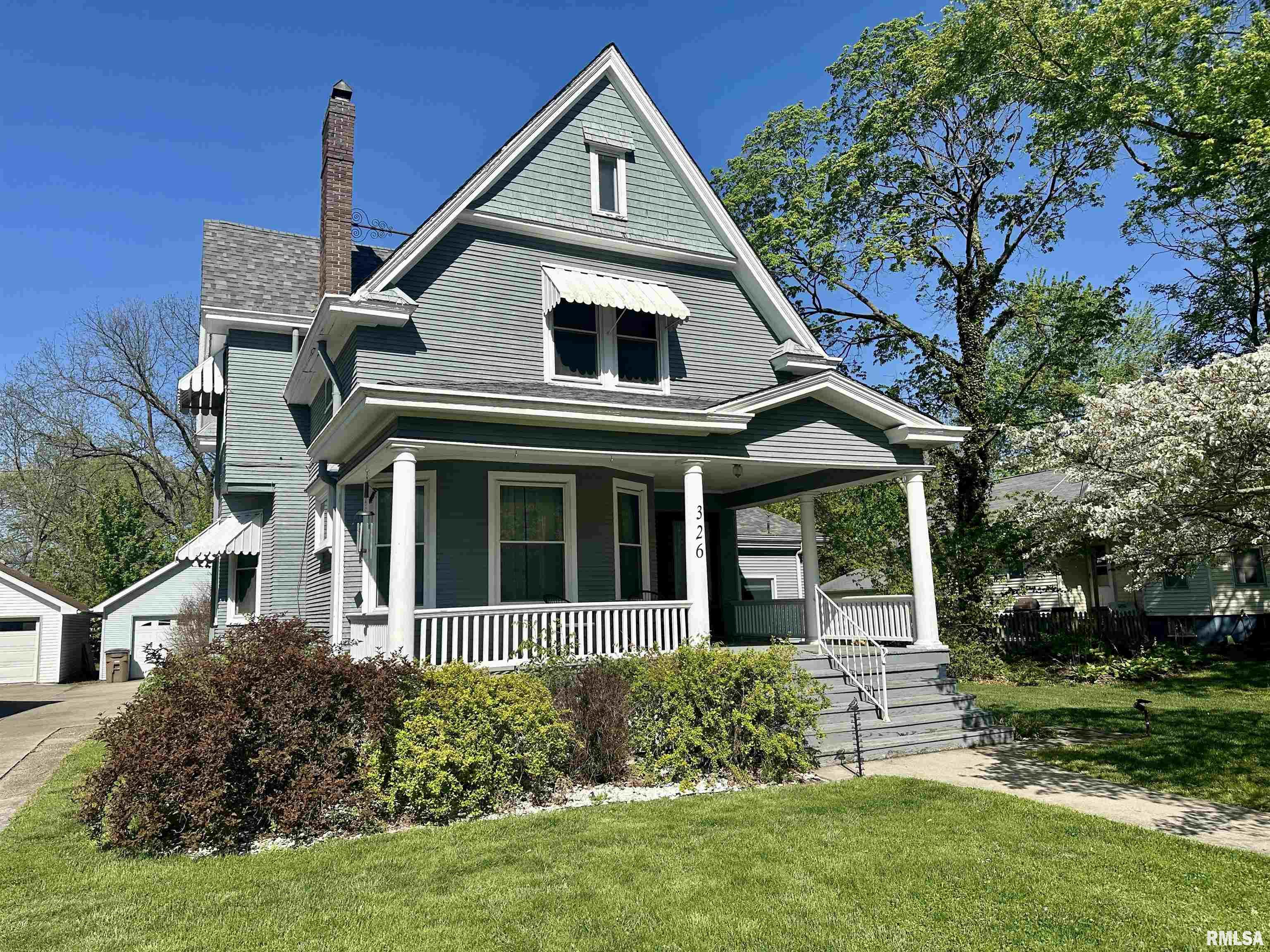 326 N HIGH Street
