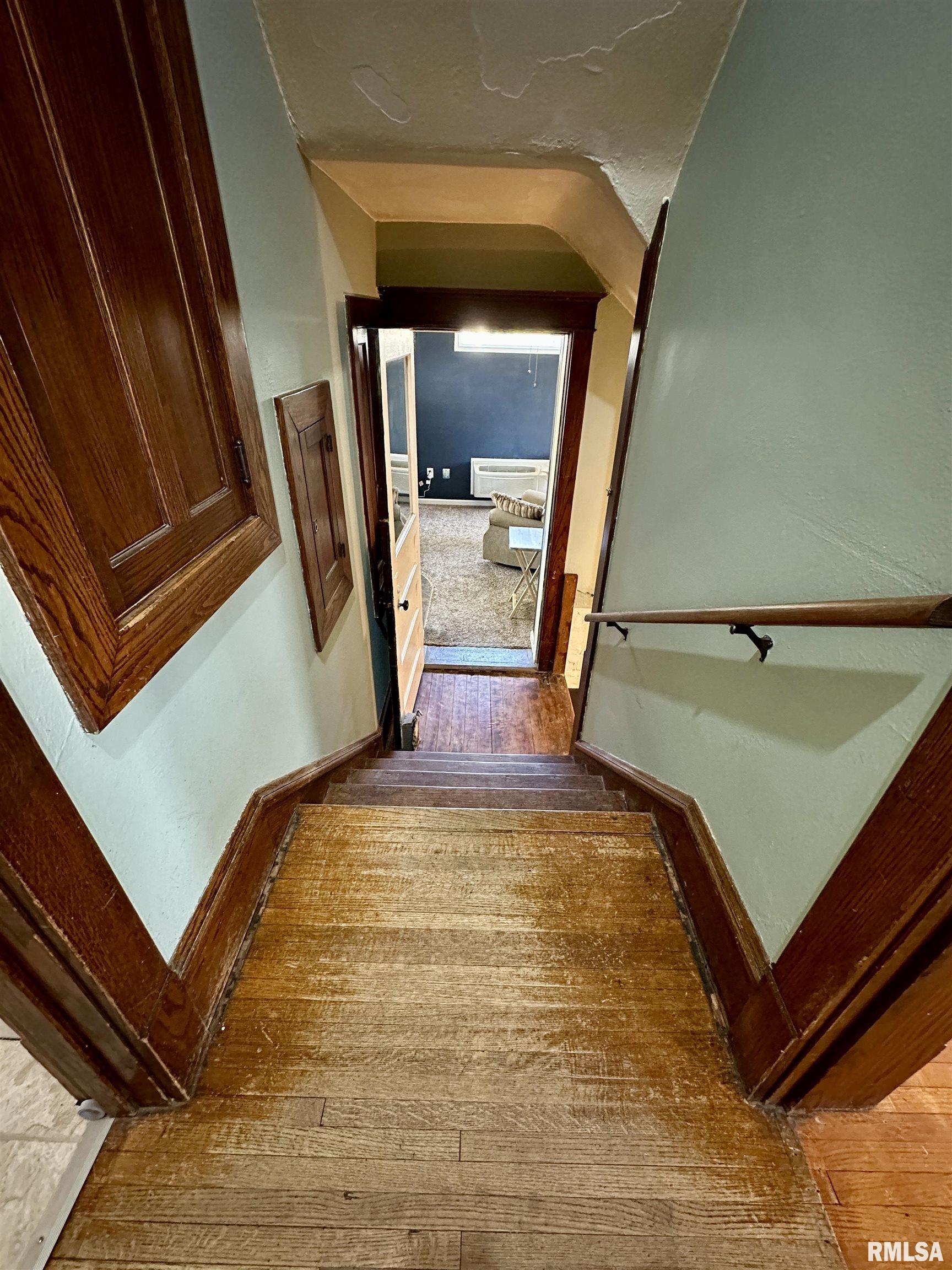 326 N HIGH Street