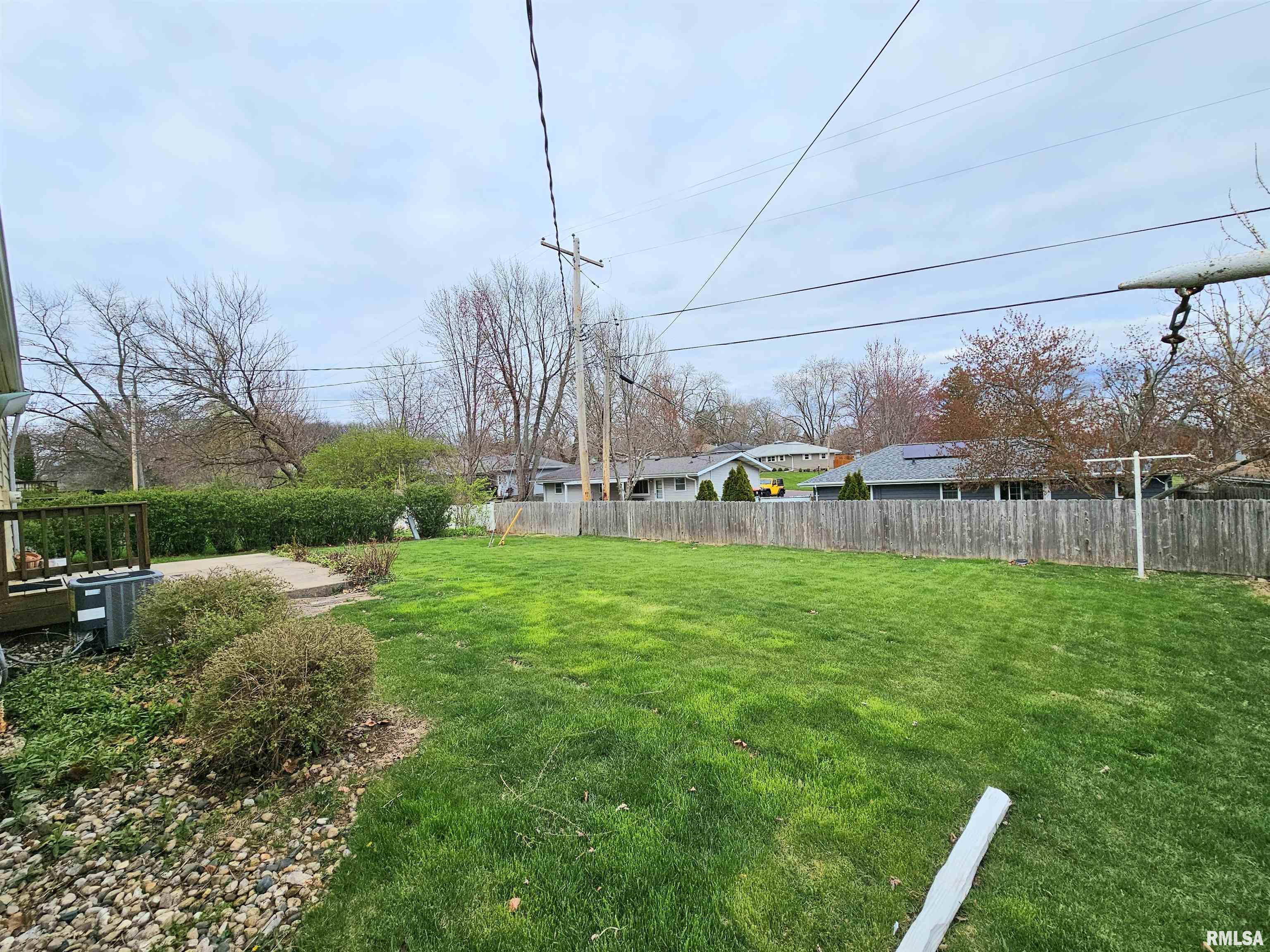 5602 N ARROW Drive