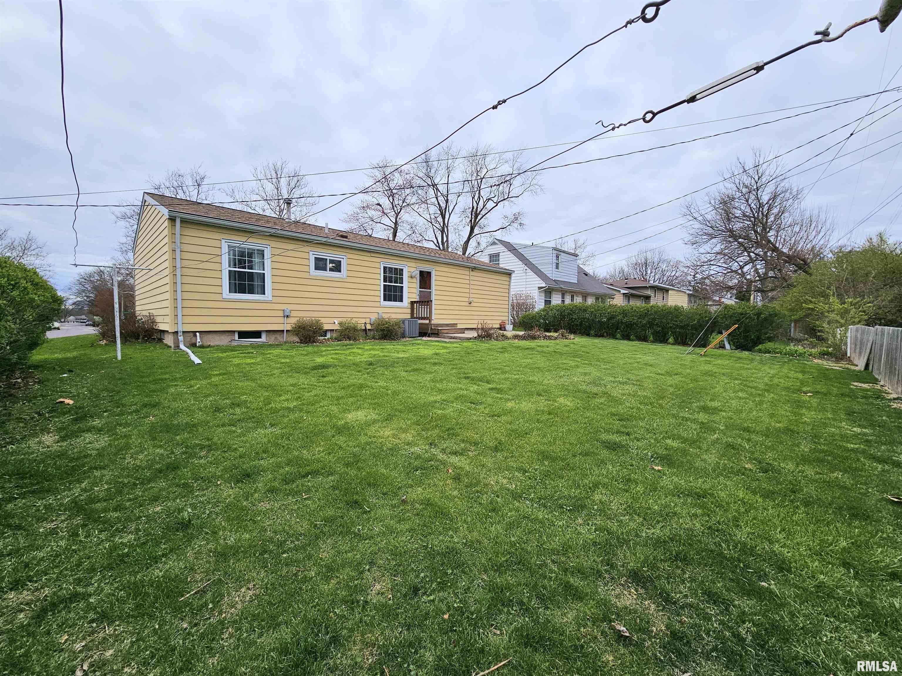5602 N ARROW Drive
