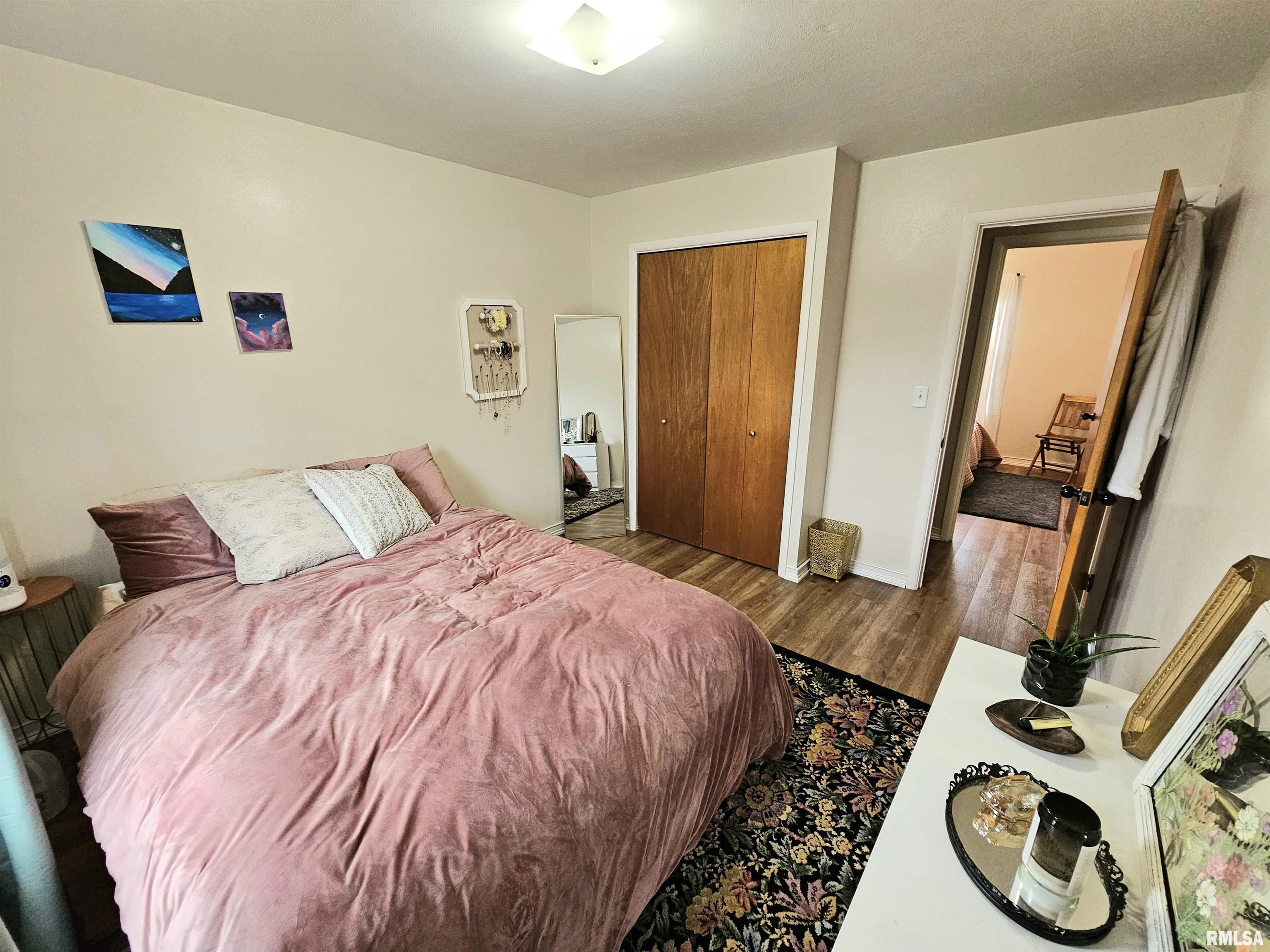 5602 N ARROW Drive