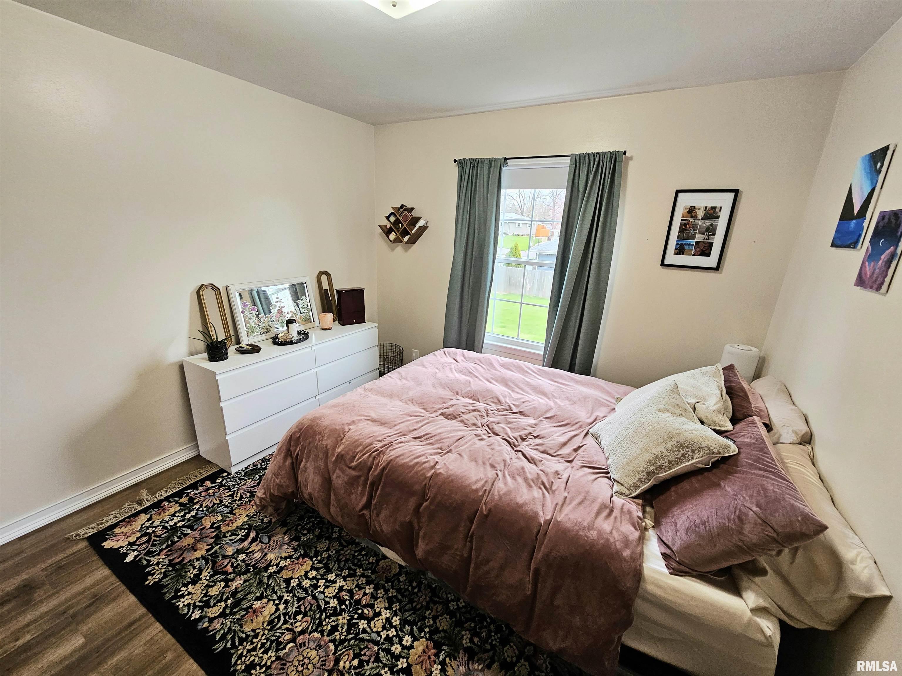 5602 N ARROW Drive