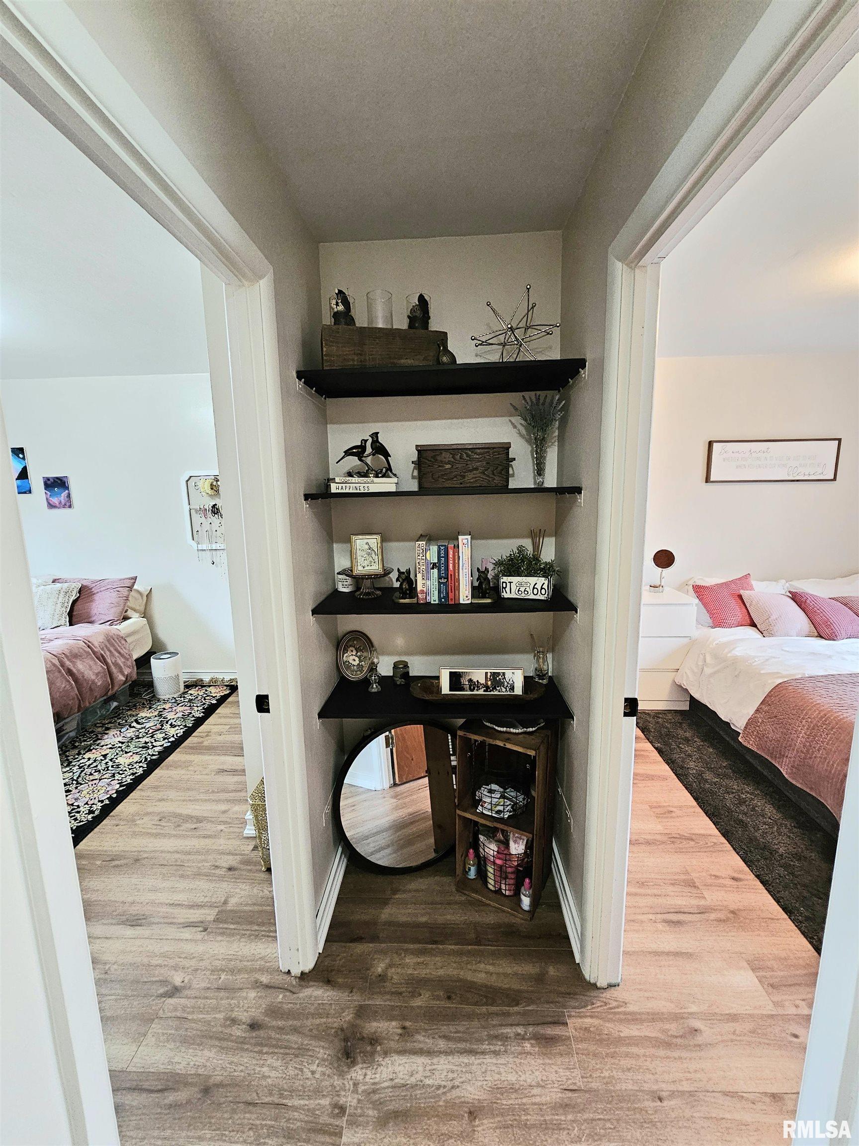 5602 N ARROW Drive