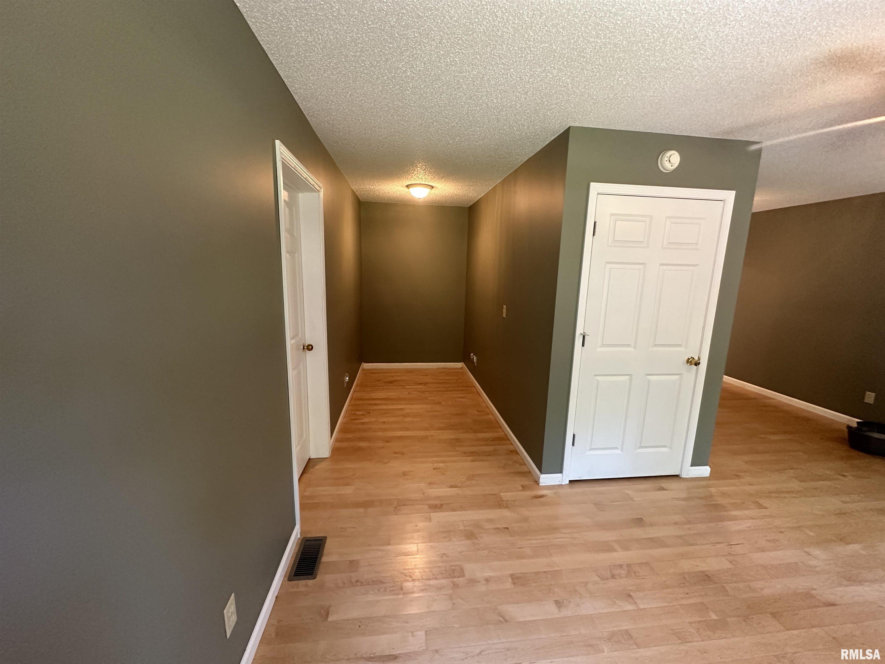 304 N HIGH Street