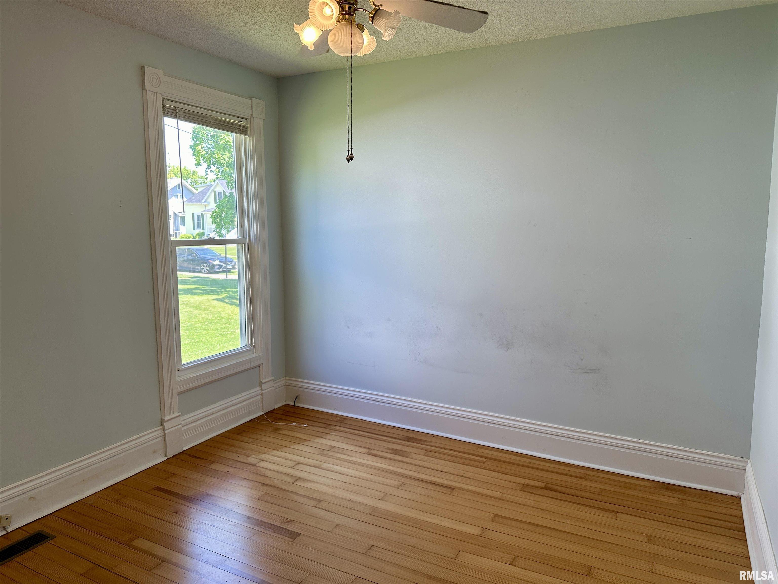 304 N HIGH Street