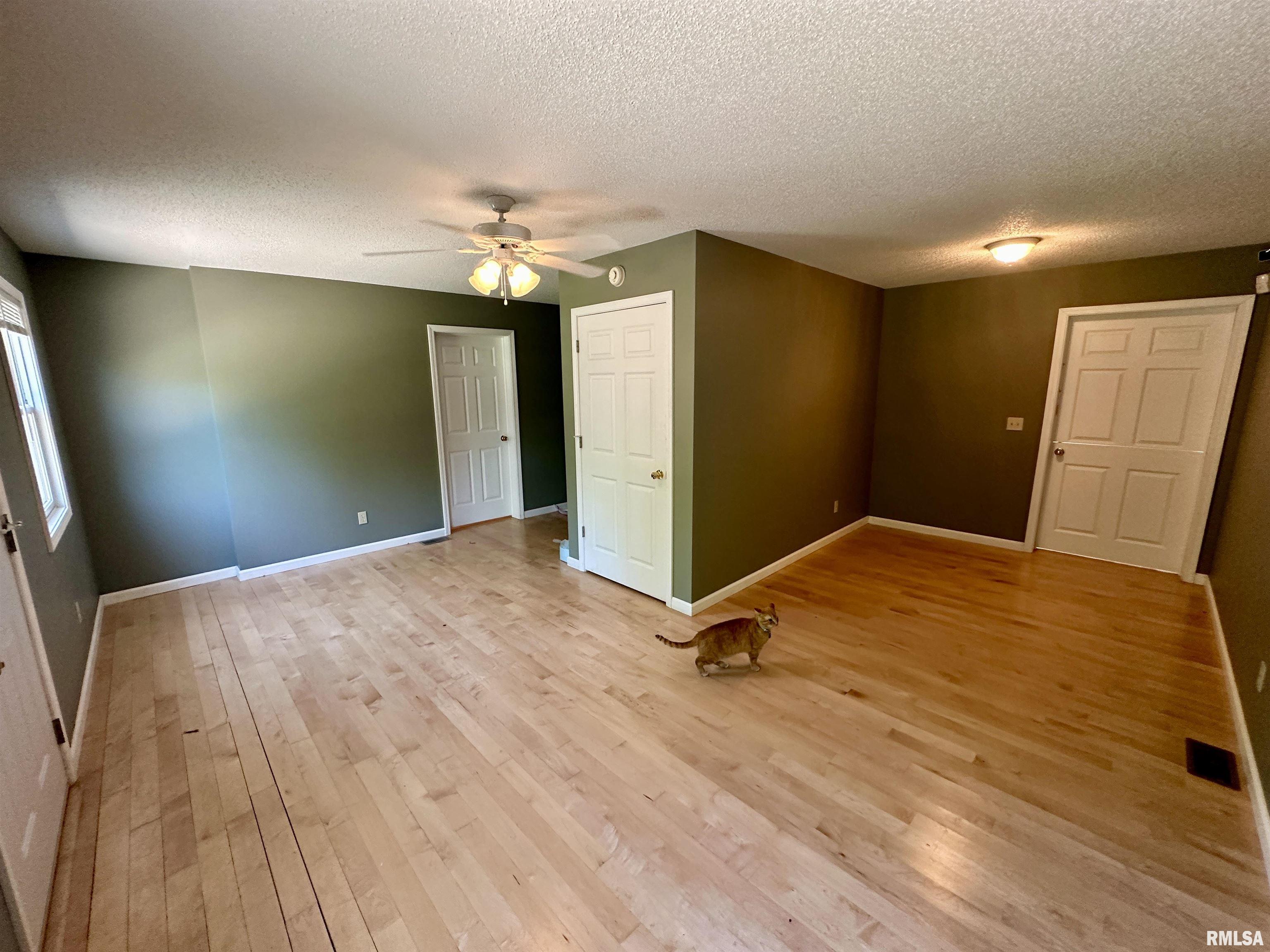 304 N HIGH Street