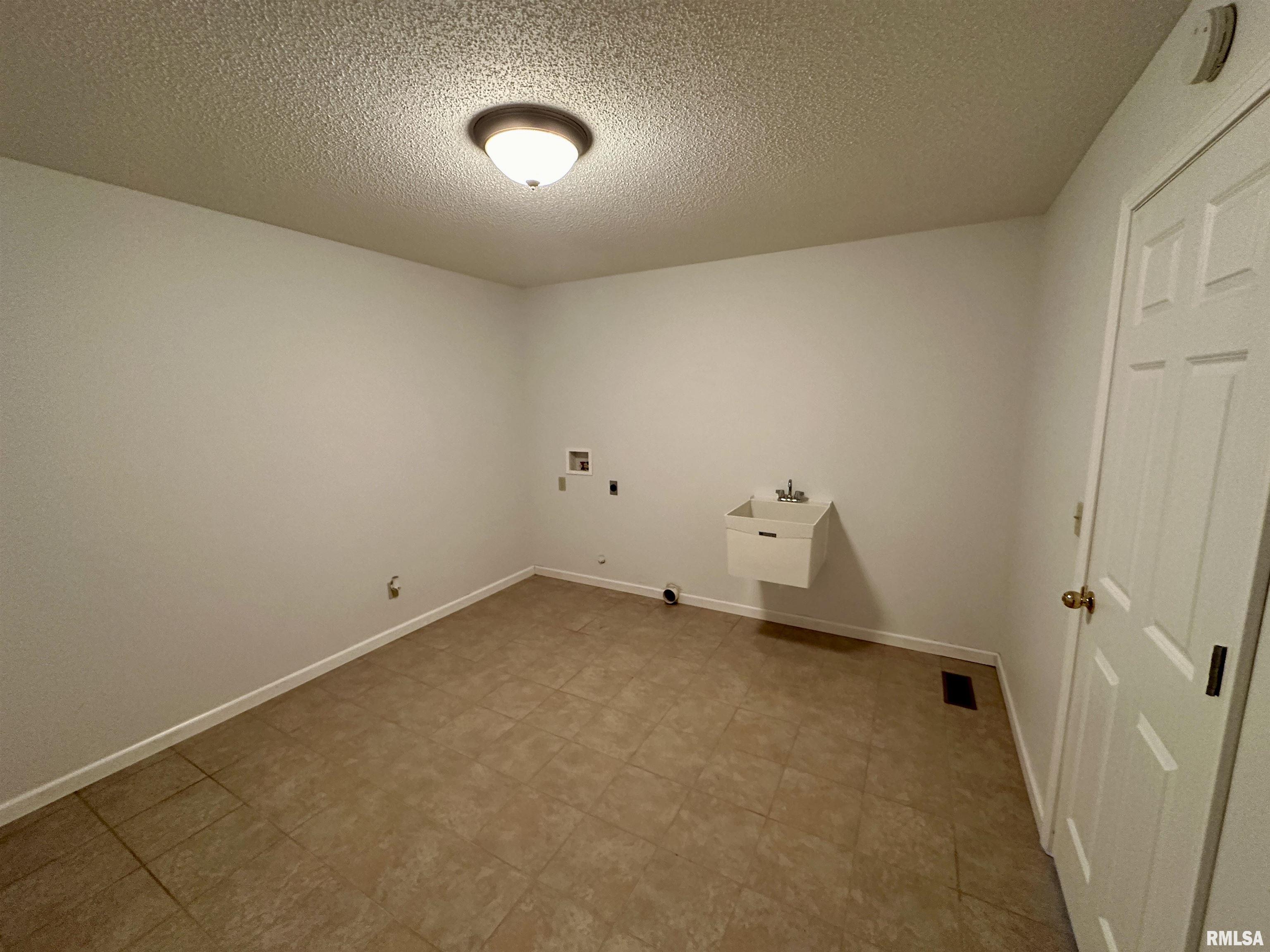 304 N HIGH Street