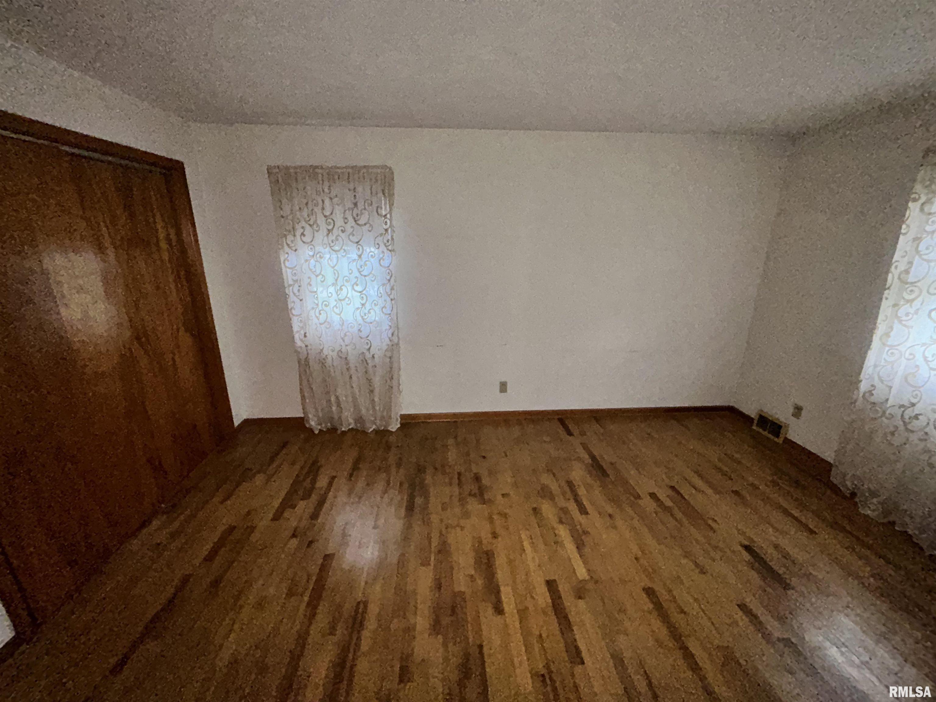 360 E SYLVAN Street