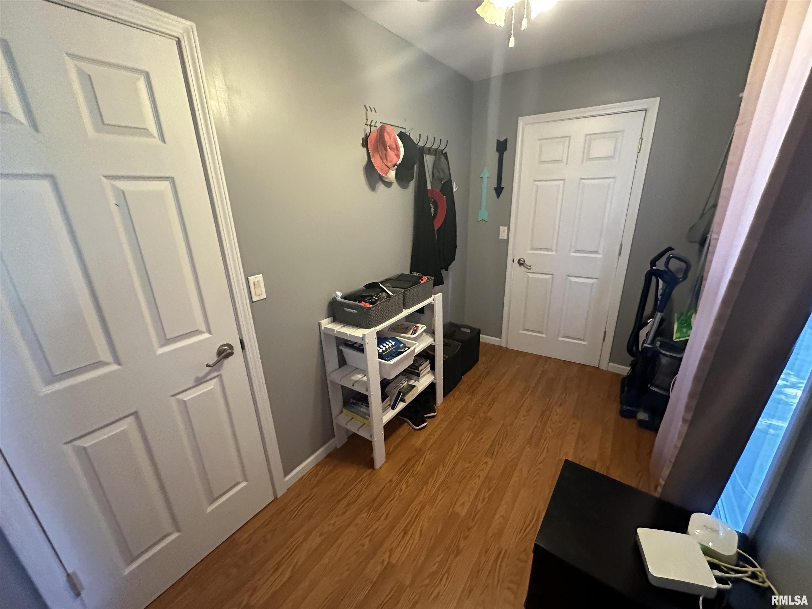 1117 N SPRINGFIELD Street