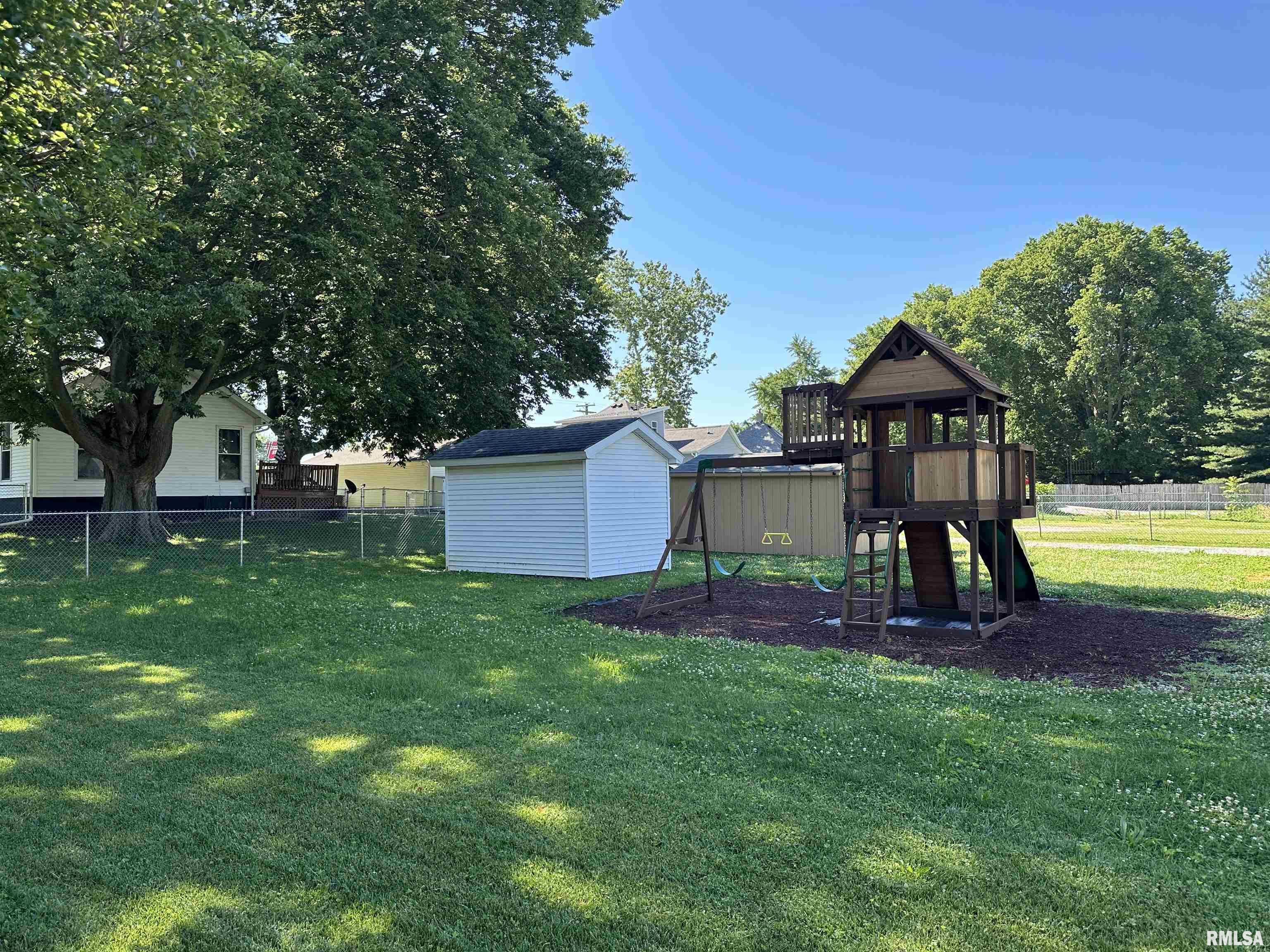 1117 N SPRINGFIELD Street