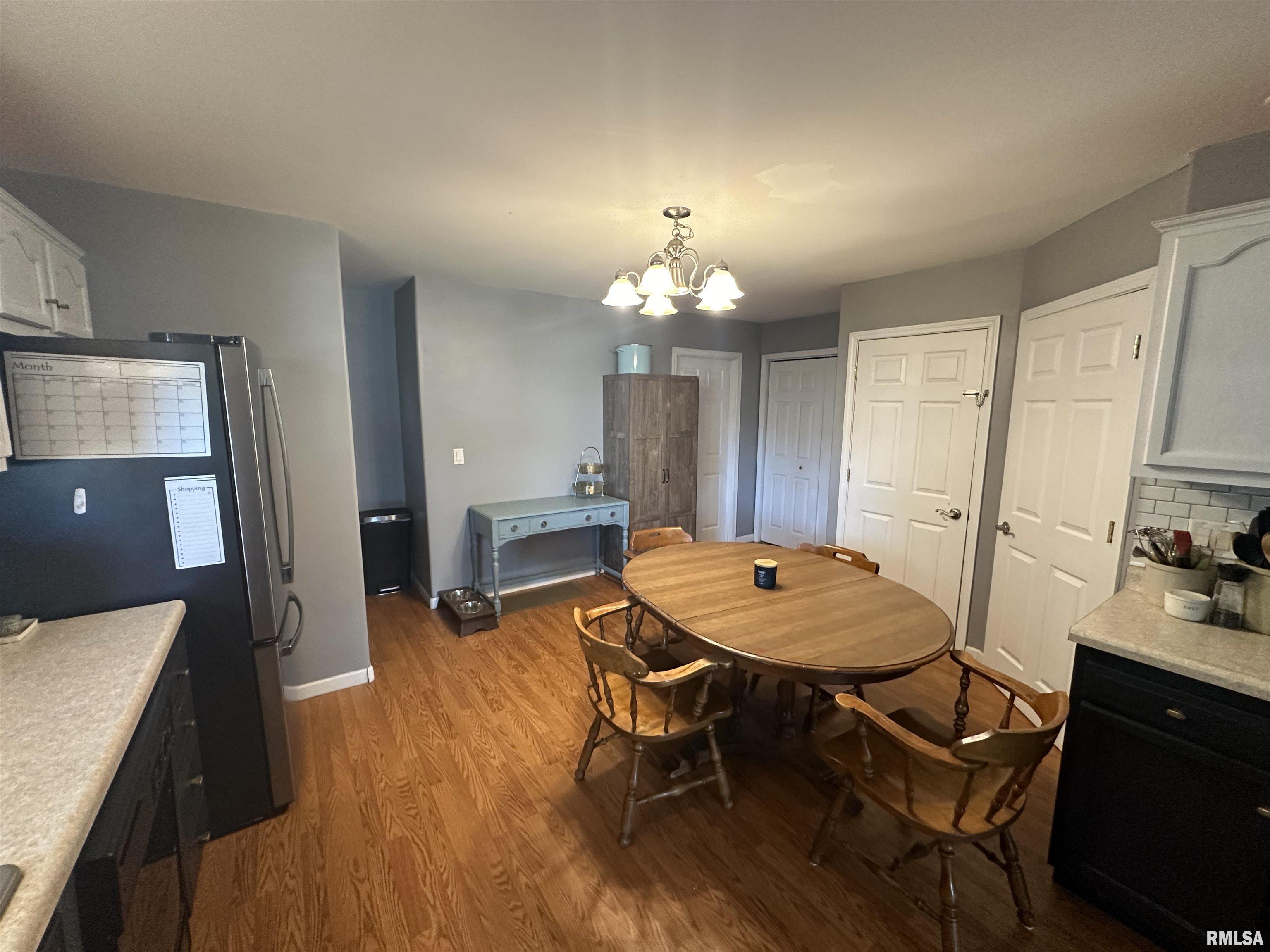 1117 N SPRINGFIELD Street