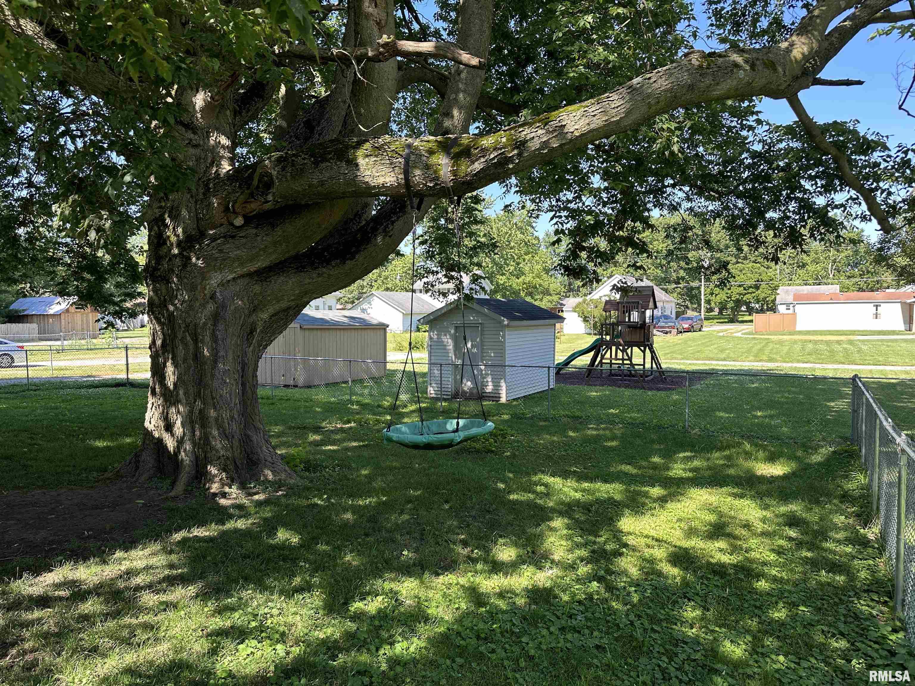 1117 N SPRINGFIELD Street