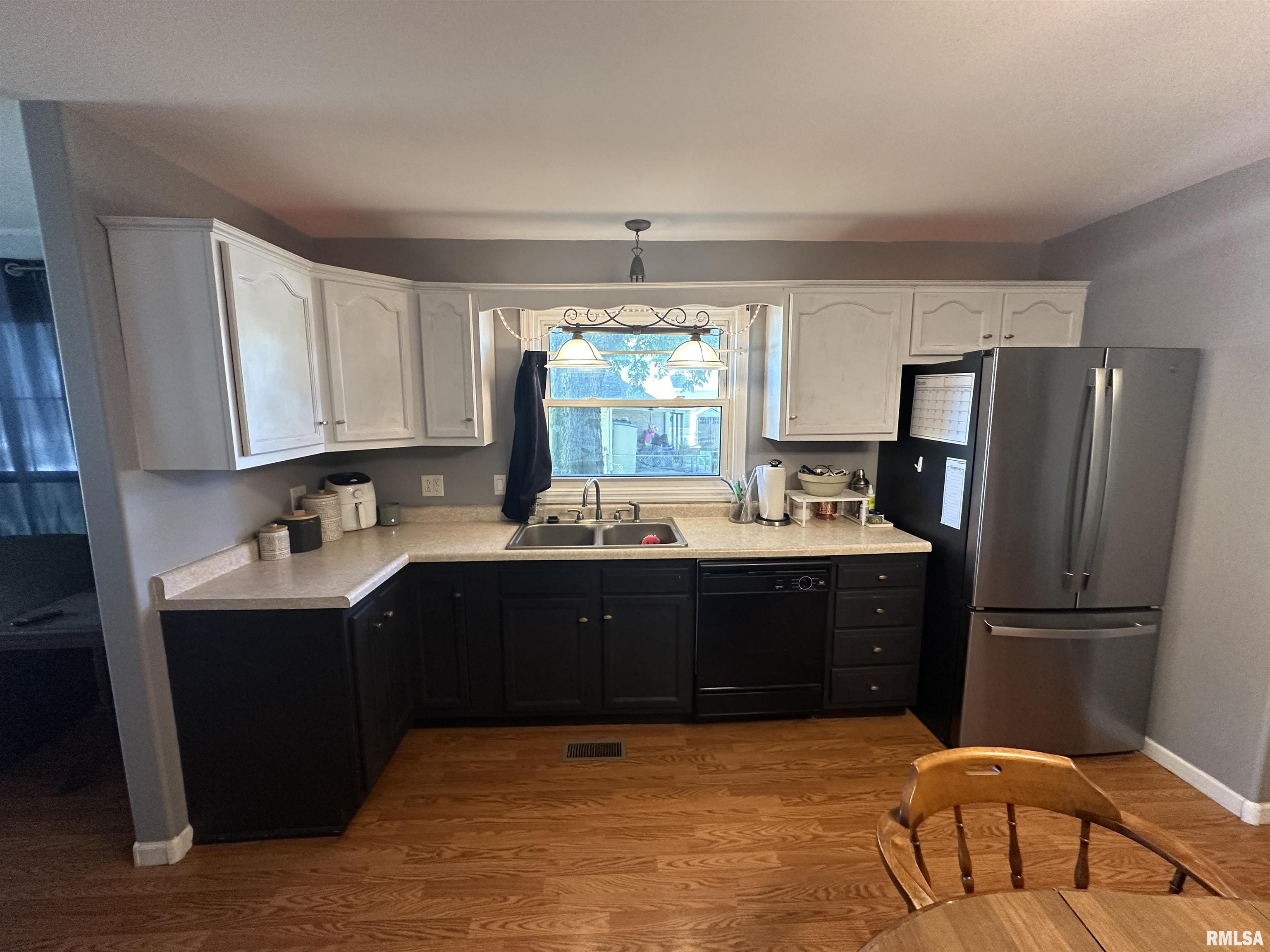 1117 N SPRINGFIELD Street