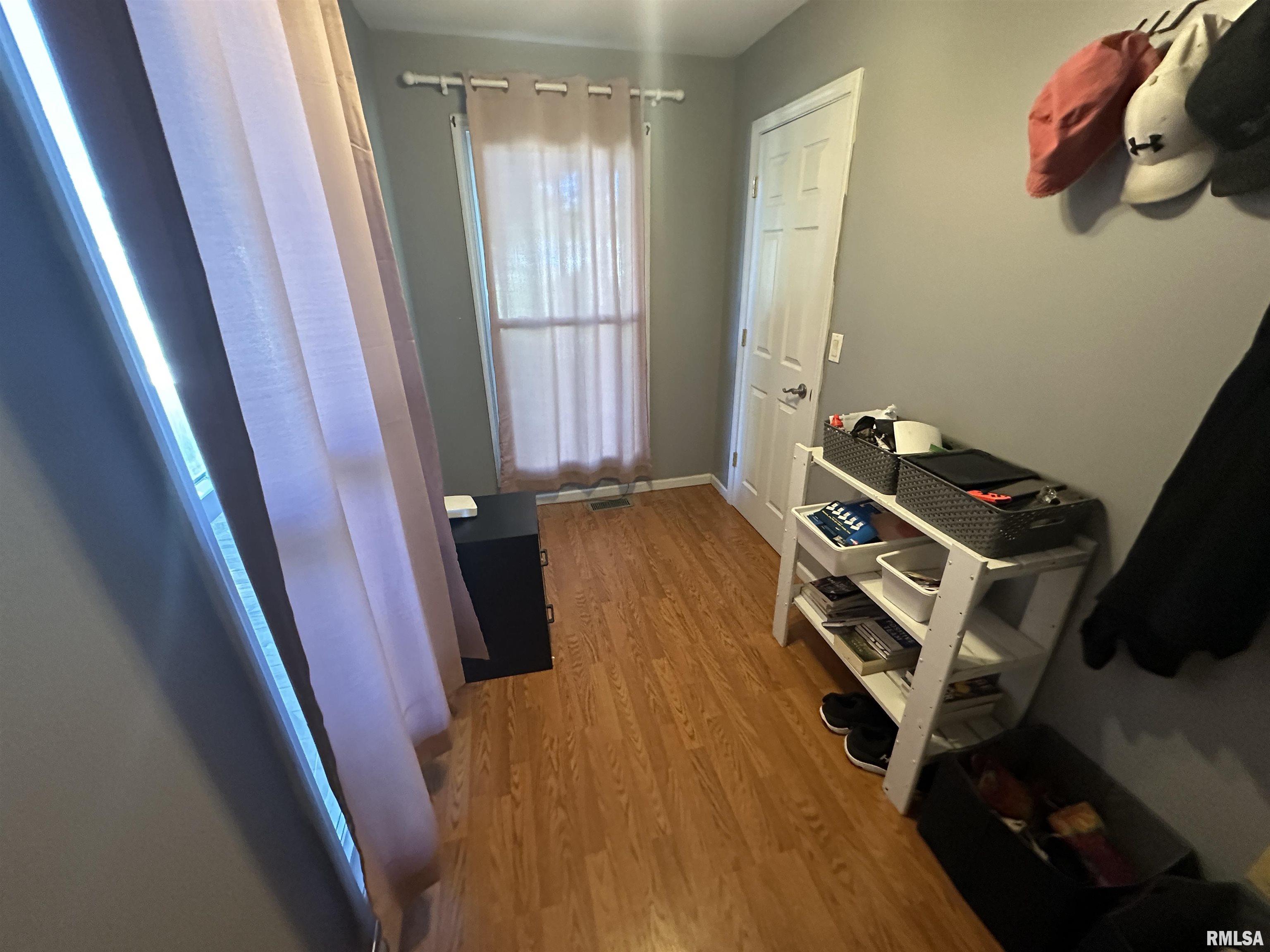 1117 N SPRINGFIELD Street