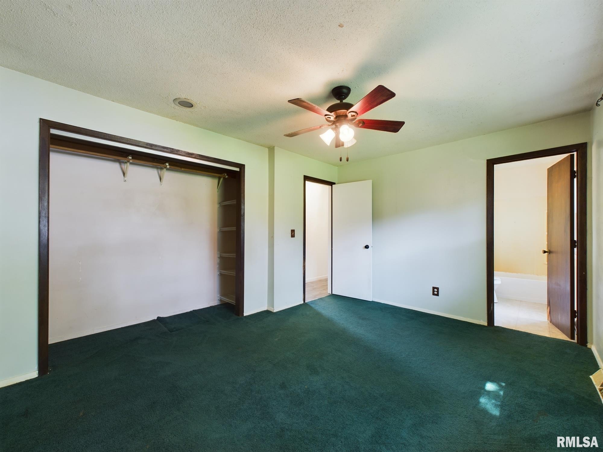 509 N ROBIN Court