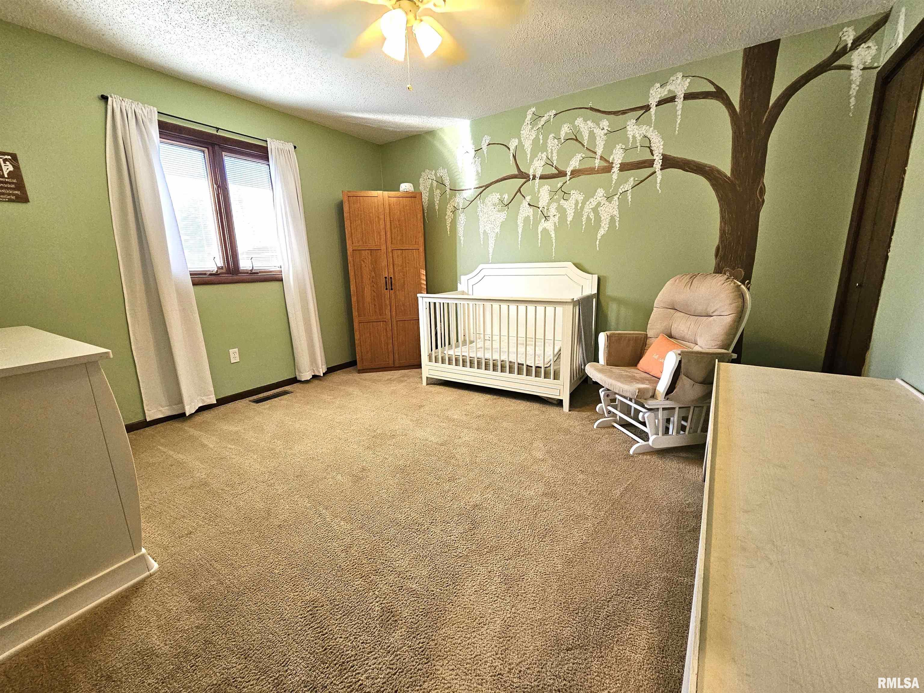 13 HAWTHORN Lane