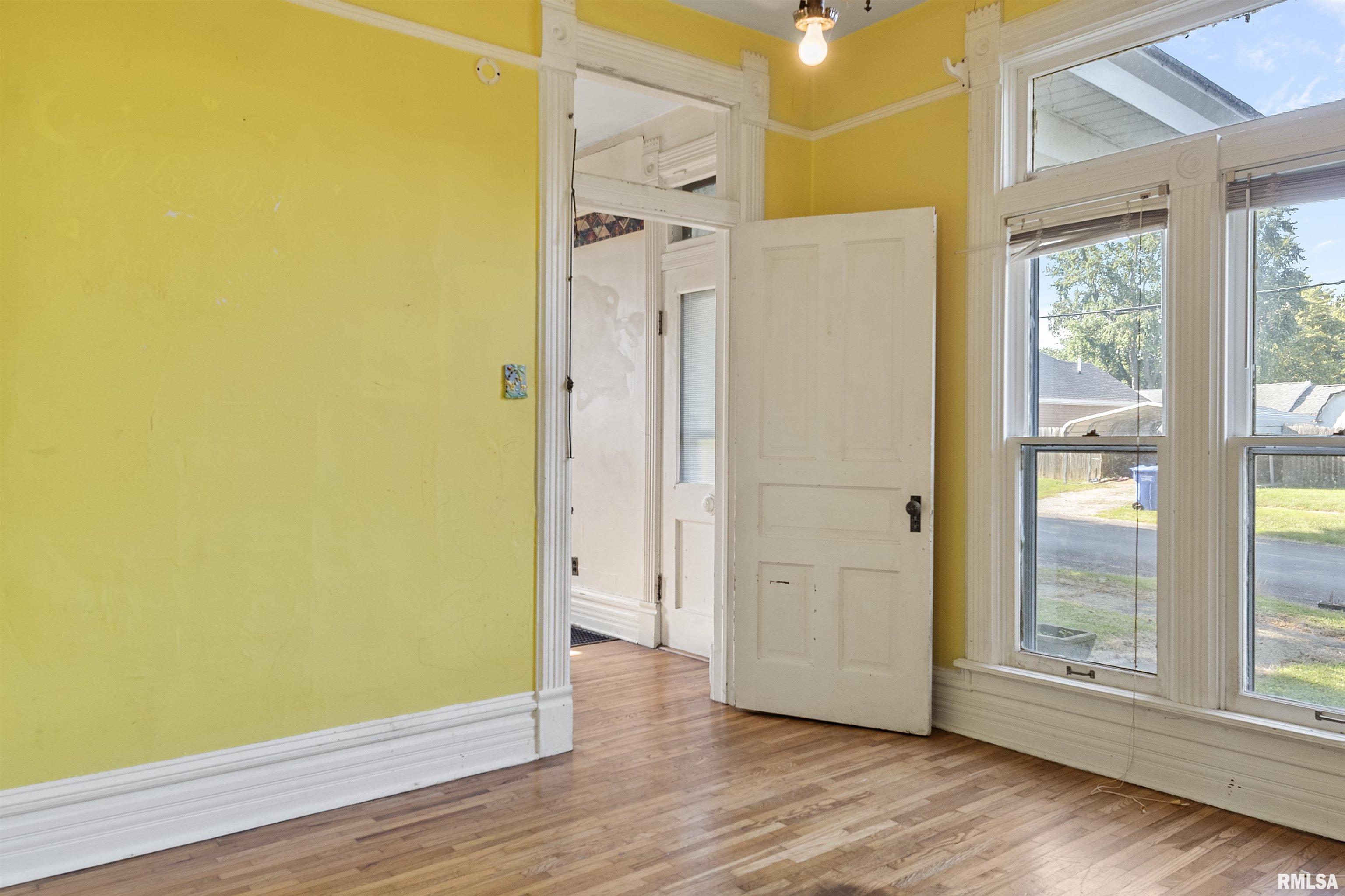 548 W JEFFERSON Street