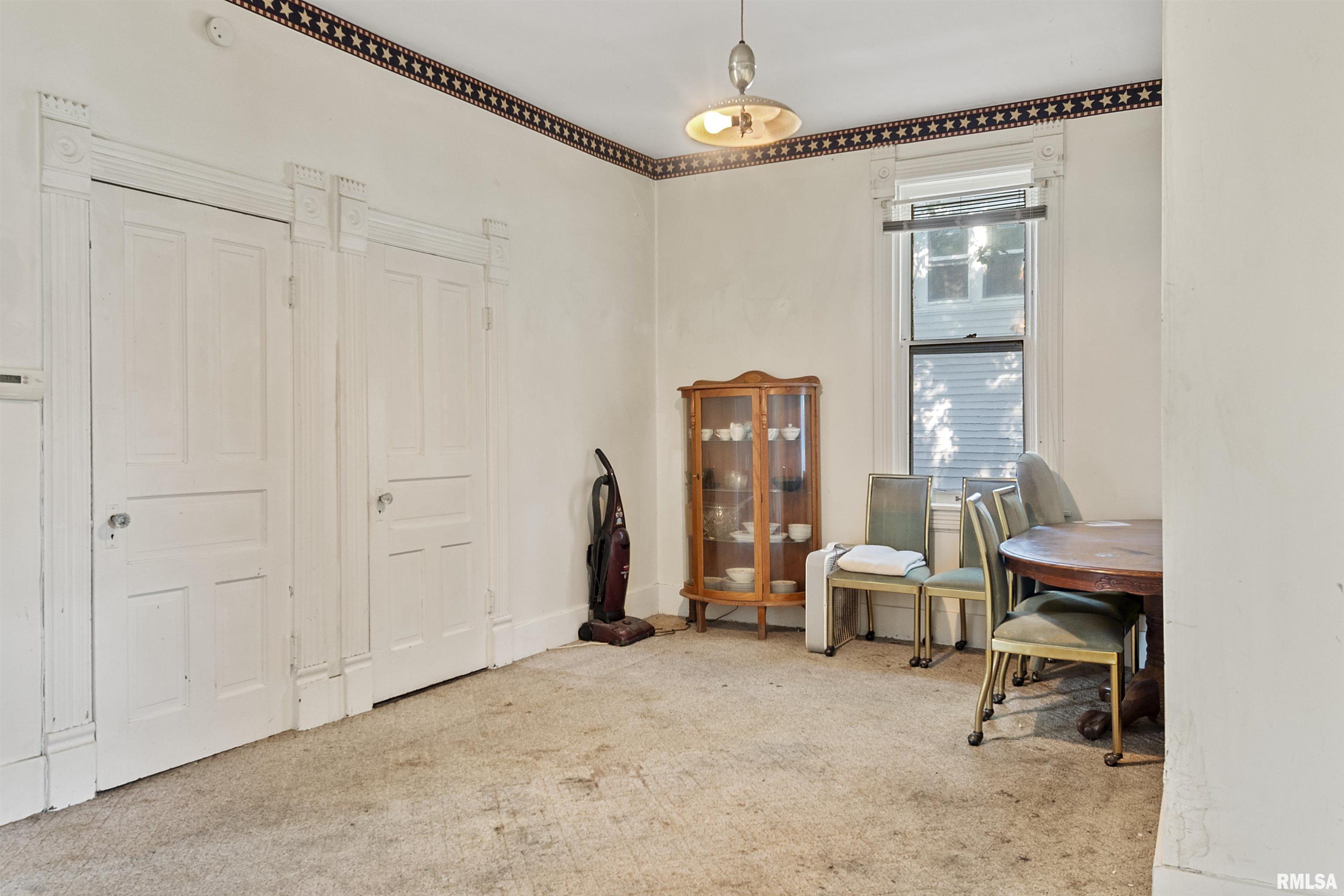 548 W JEFFERSON Street