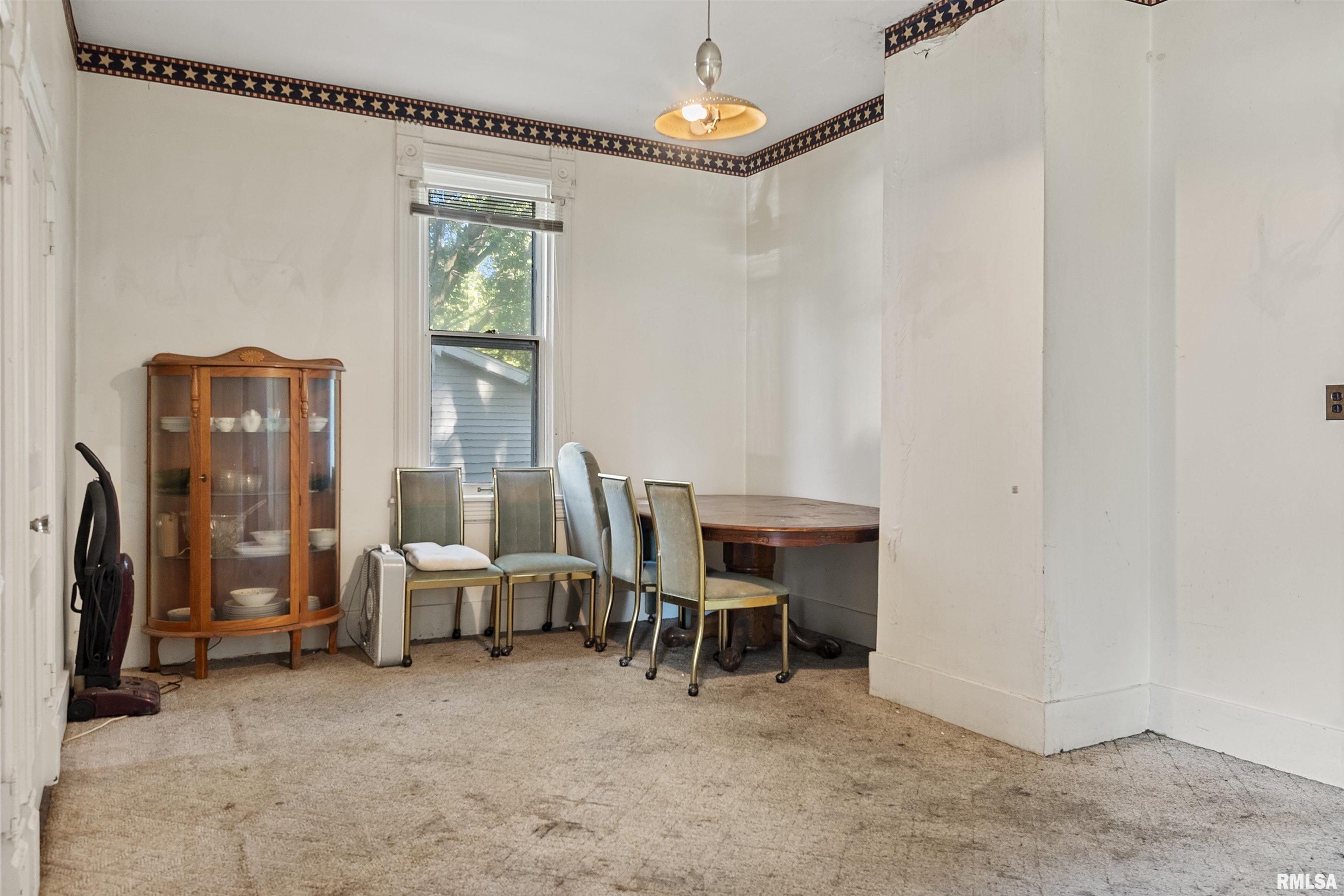 548 W JEFFERSON Street