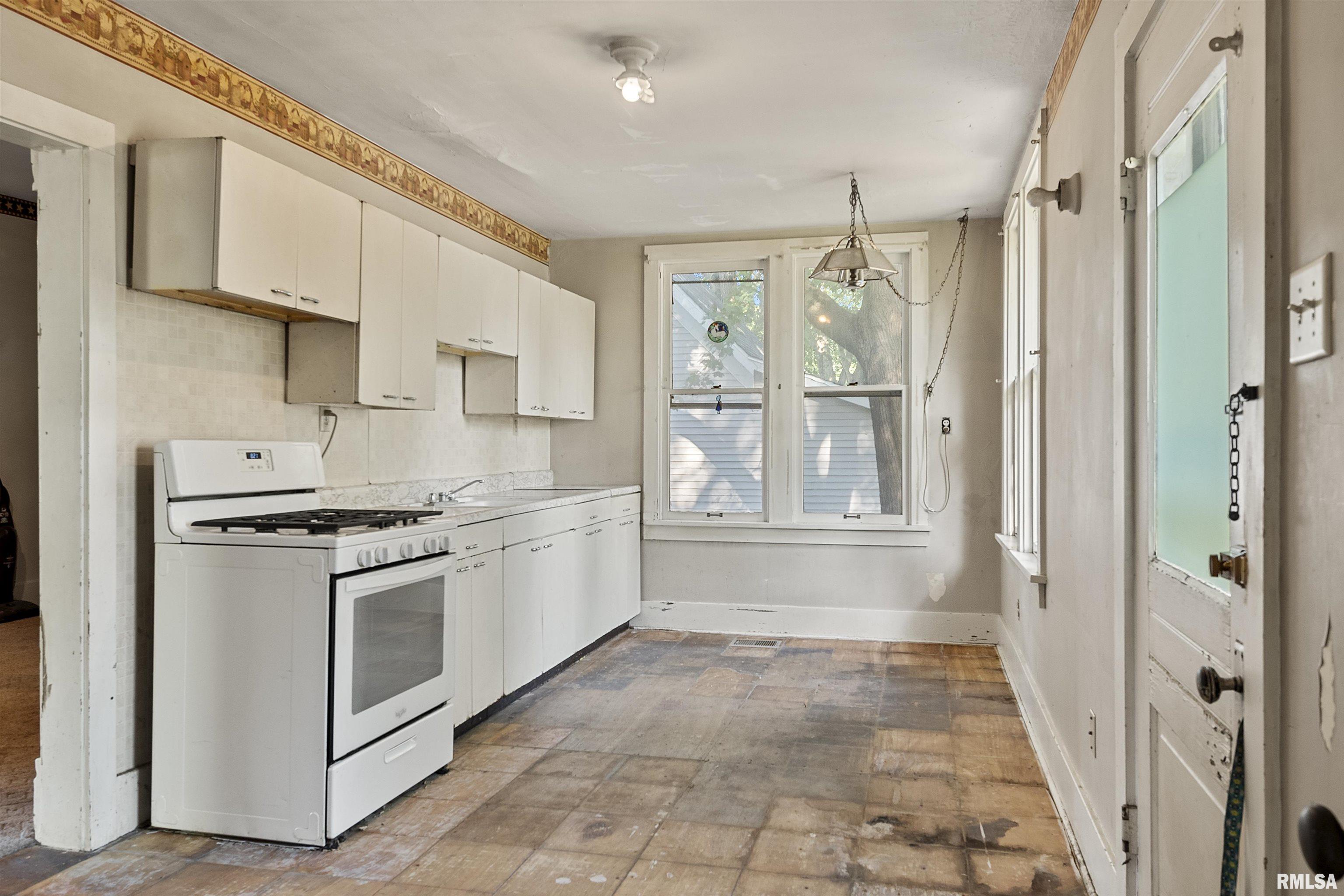 548 W JEFFERSON Street