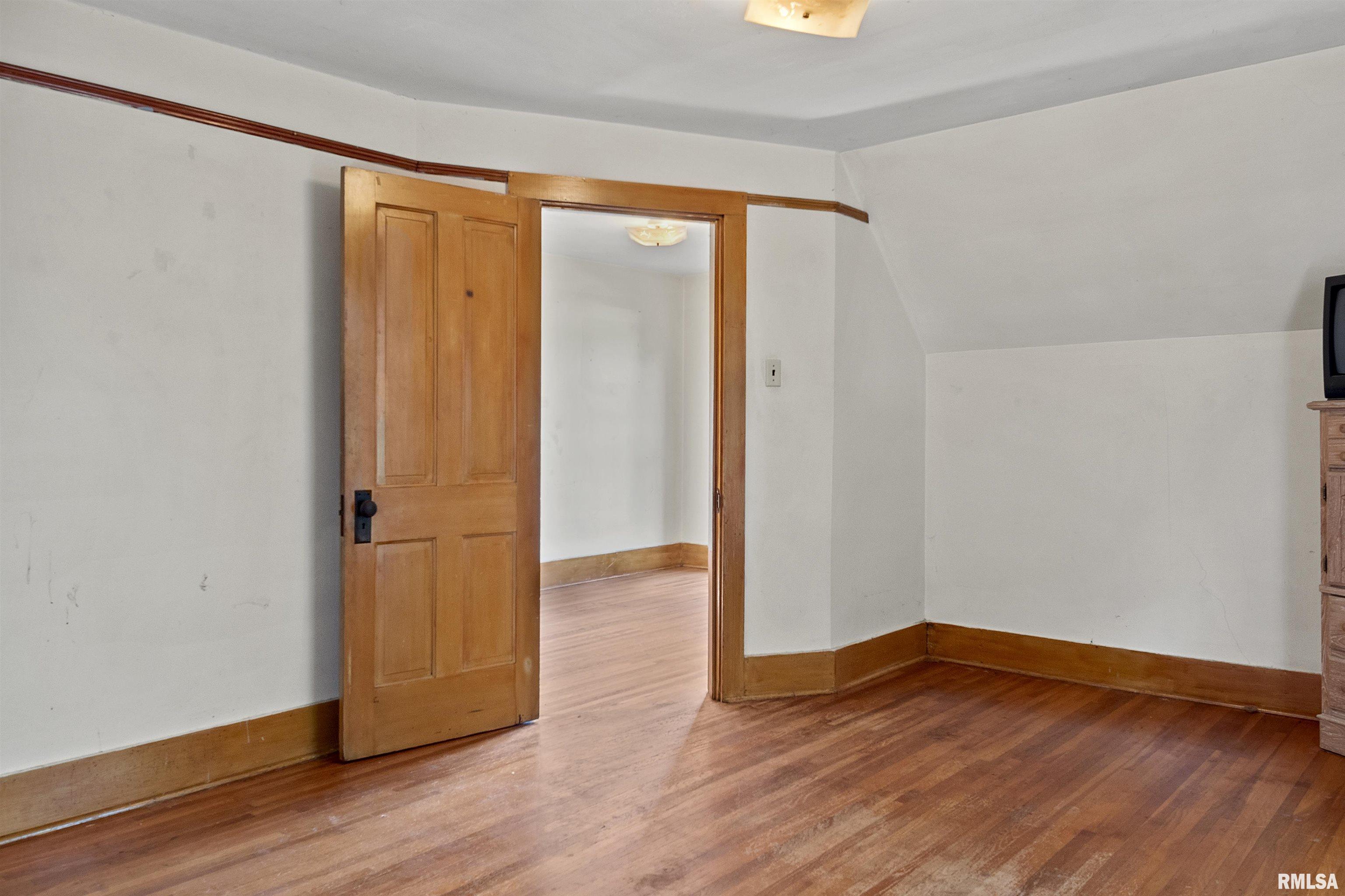 548 W JEFFERSON Street