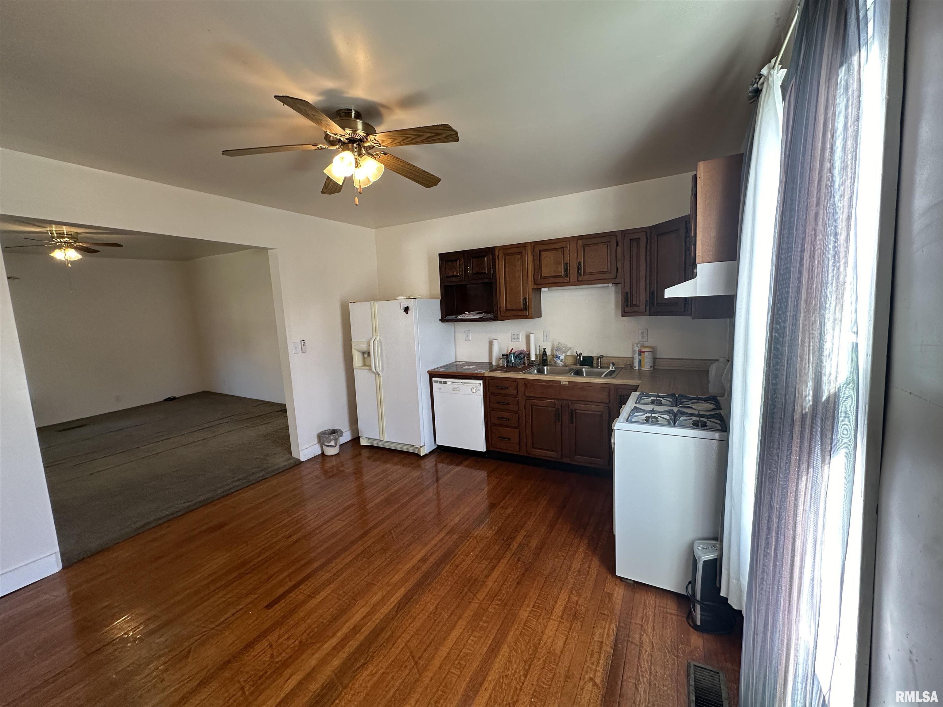 409 E 2ND SOUTH Street