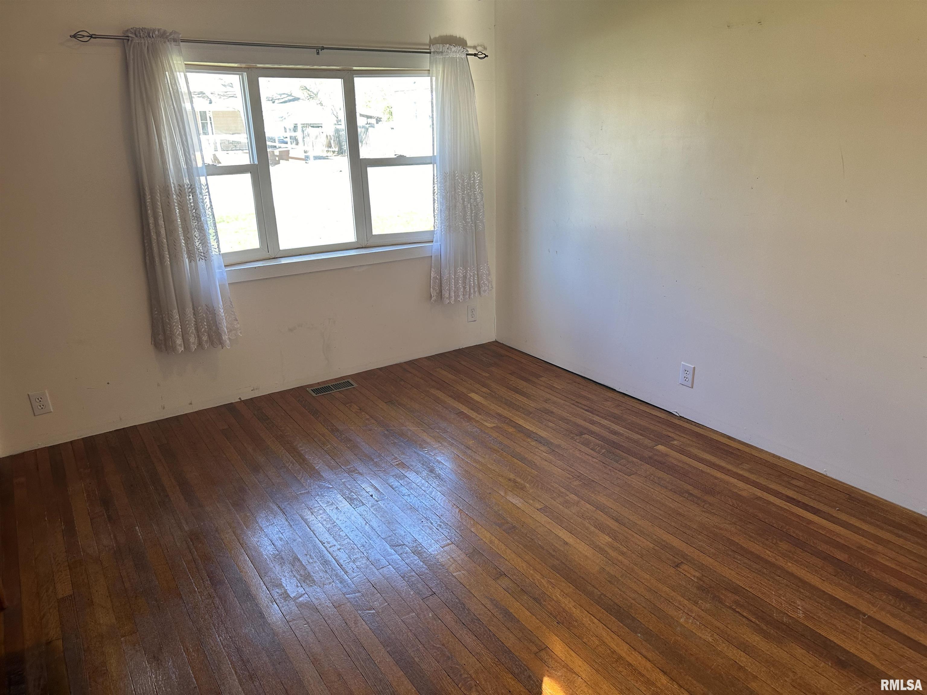 409 E 2ND SOUTH Street